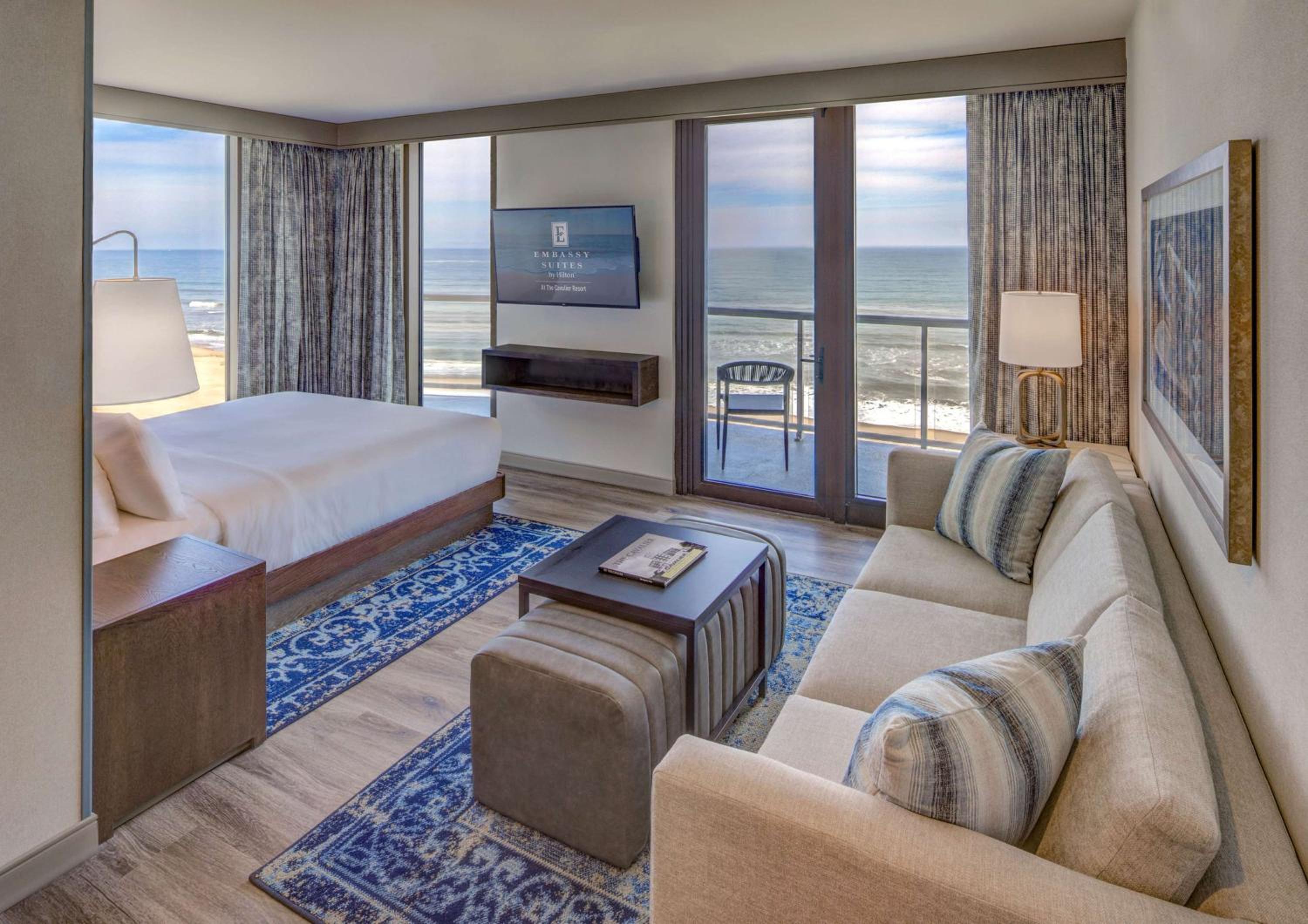 Studio Suite King Bed - Oceanfront - Photo 1