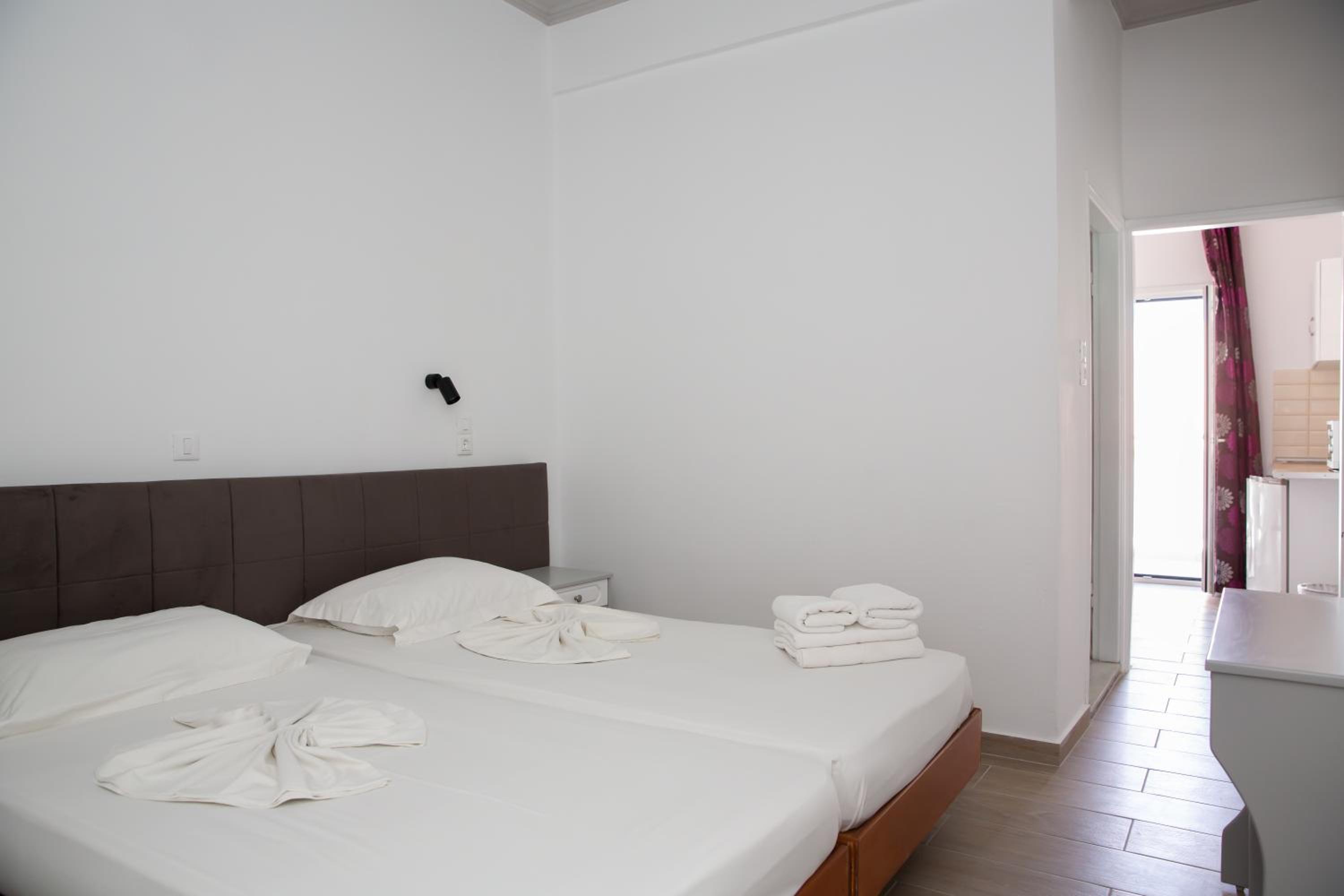 Standard Triple Room with Sea View photo 3