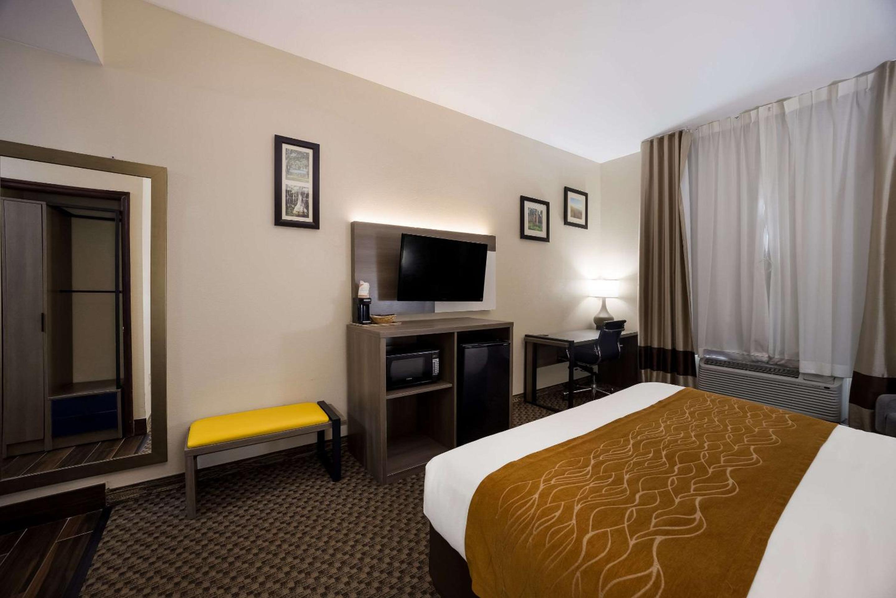 King Room - Accessible/Non-Smoking
