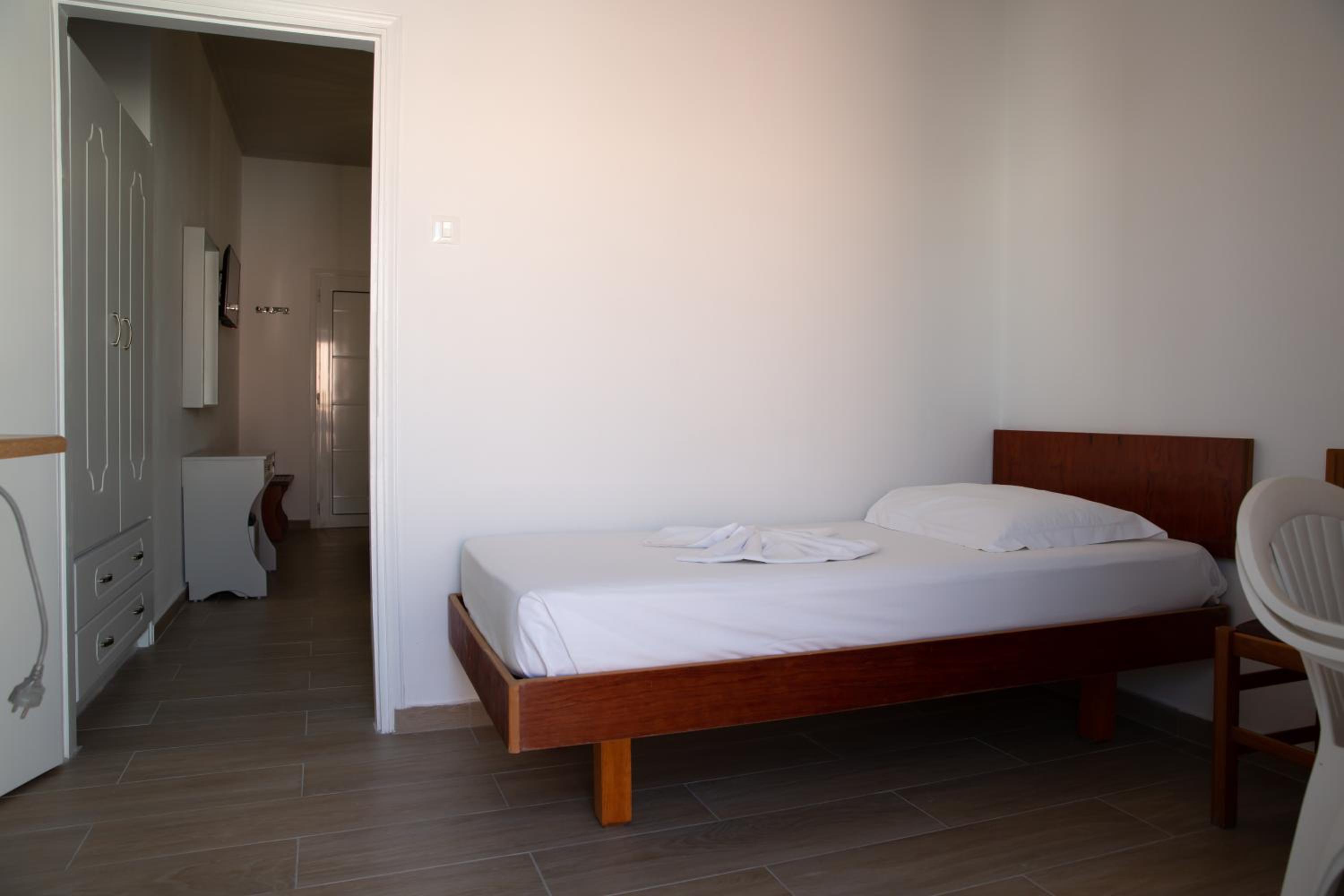 Standard Triple Room with Sea View photo 2