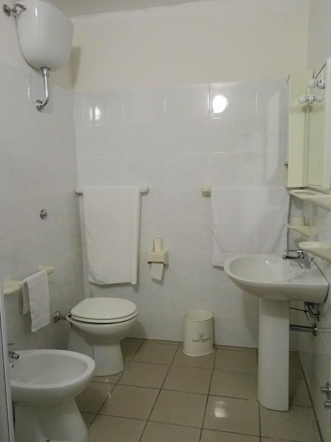 Double Room With Private Bathroom photo 3