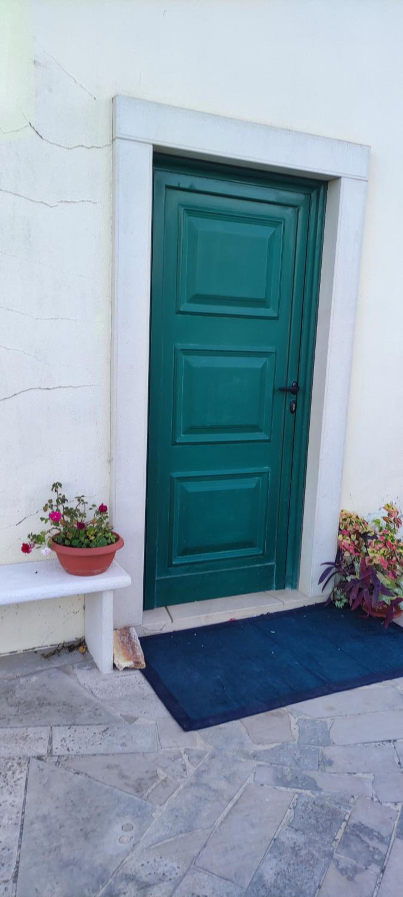 Large Double Room - Photo 8