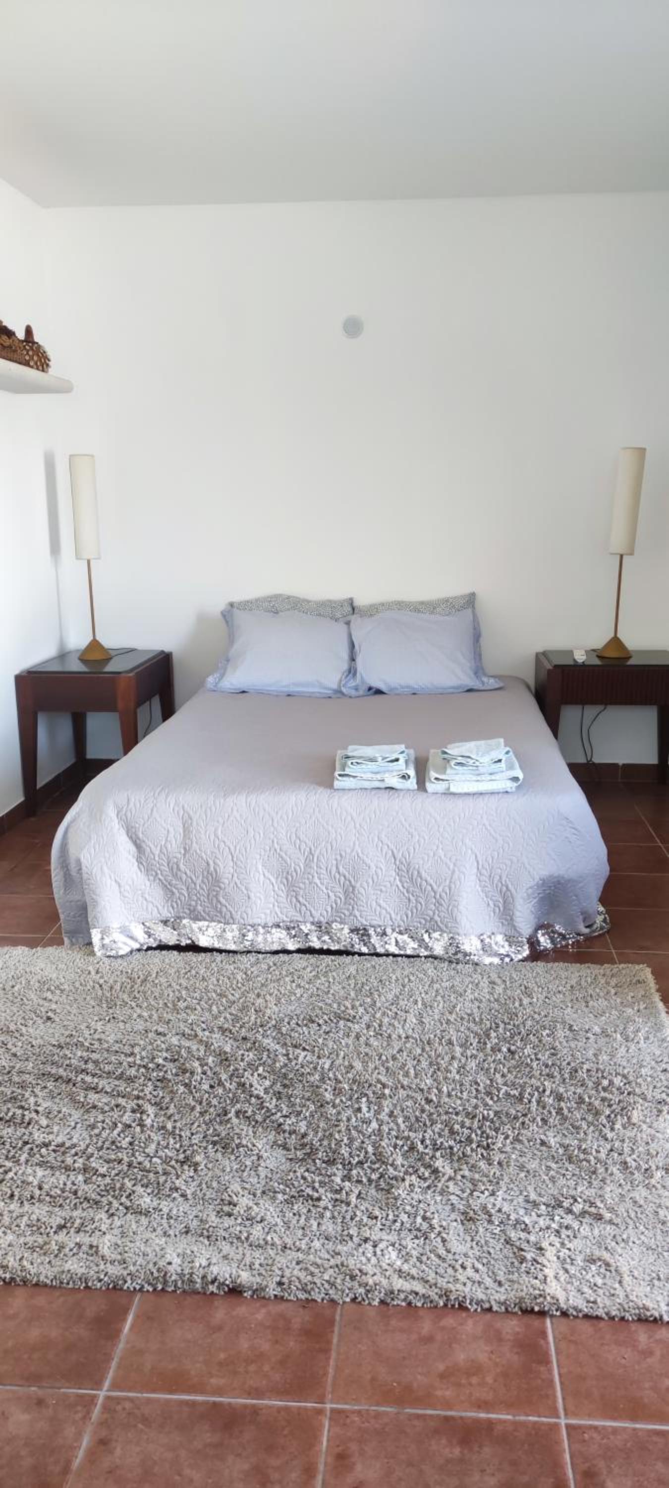 Large Double Room - Photo 2