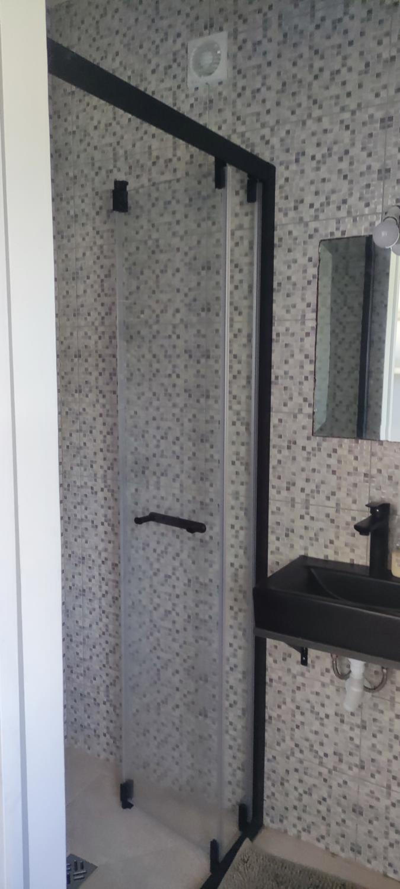 Large Double Room - Photo 6