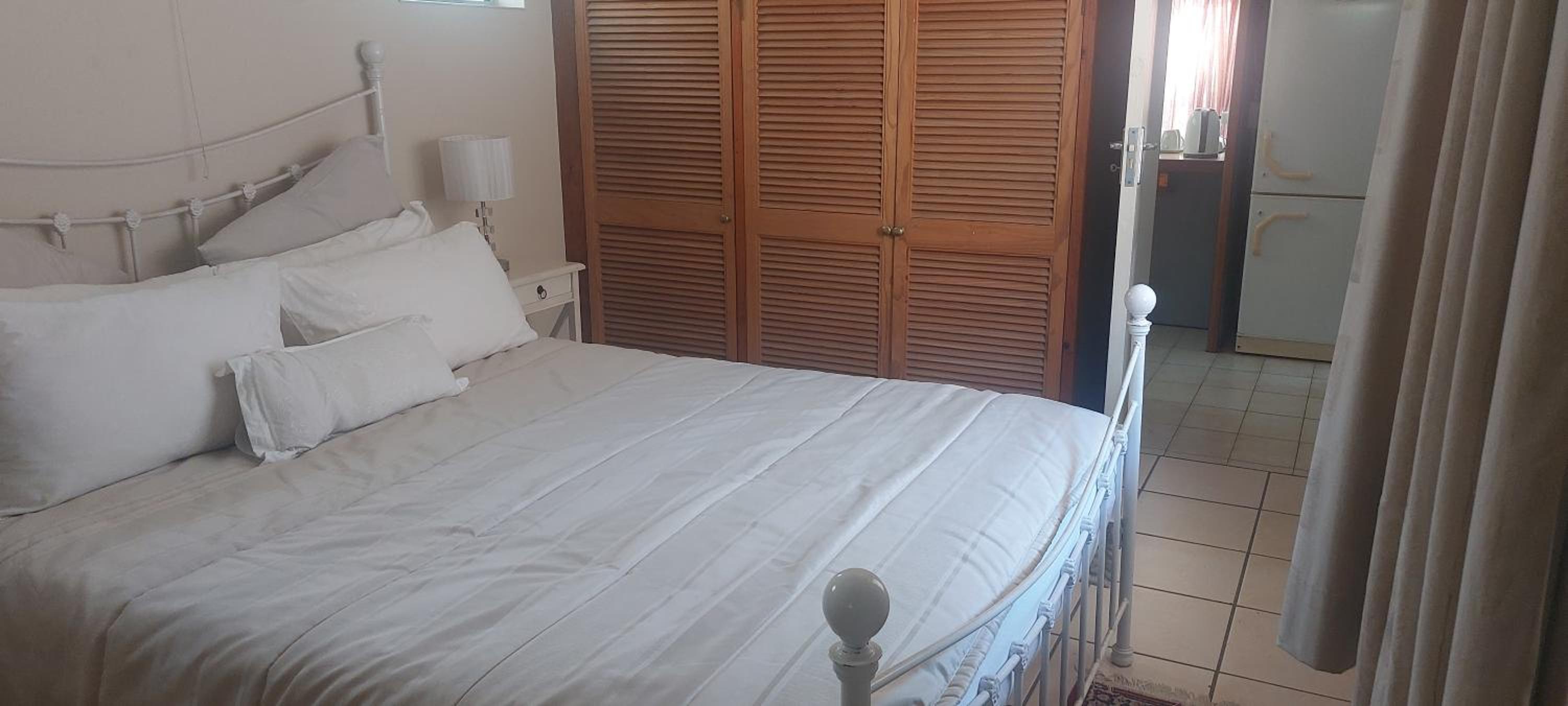 One-Bedroom Apartment - Photo 4