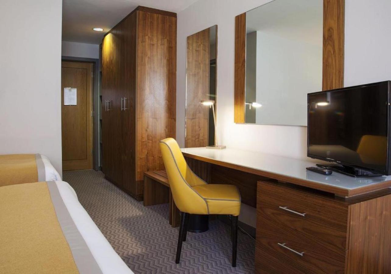 Double & Single Room - Photo 4