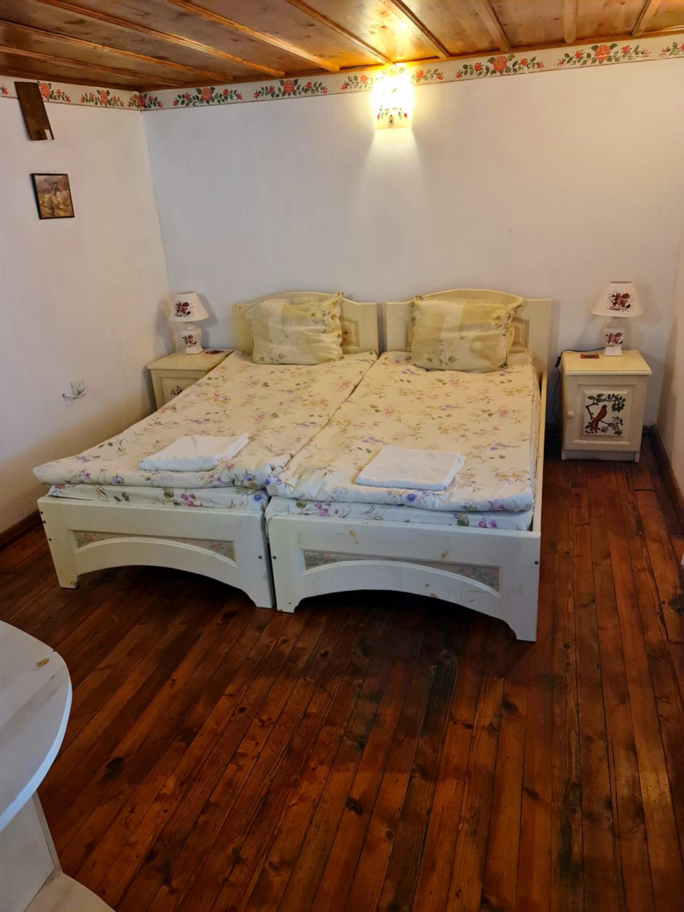 Double or Twin Room with Private Bathroom photo 1
