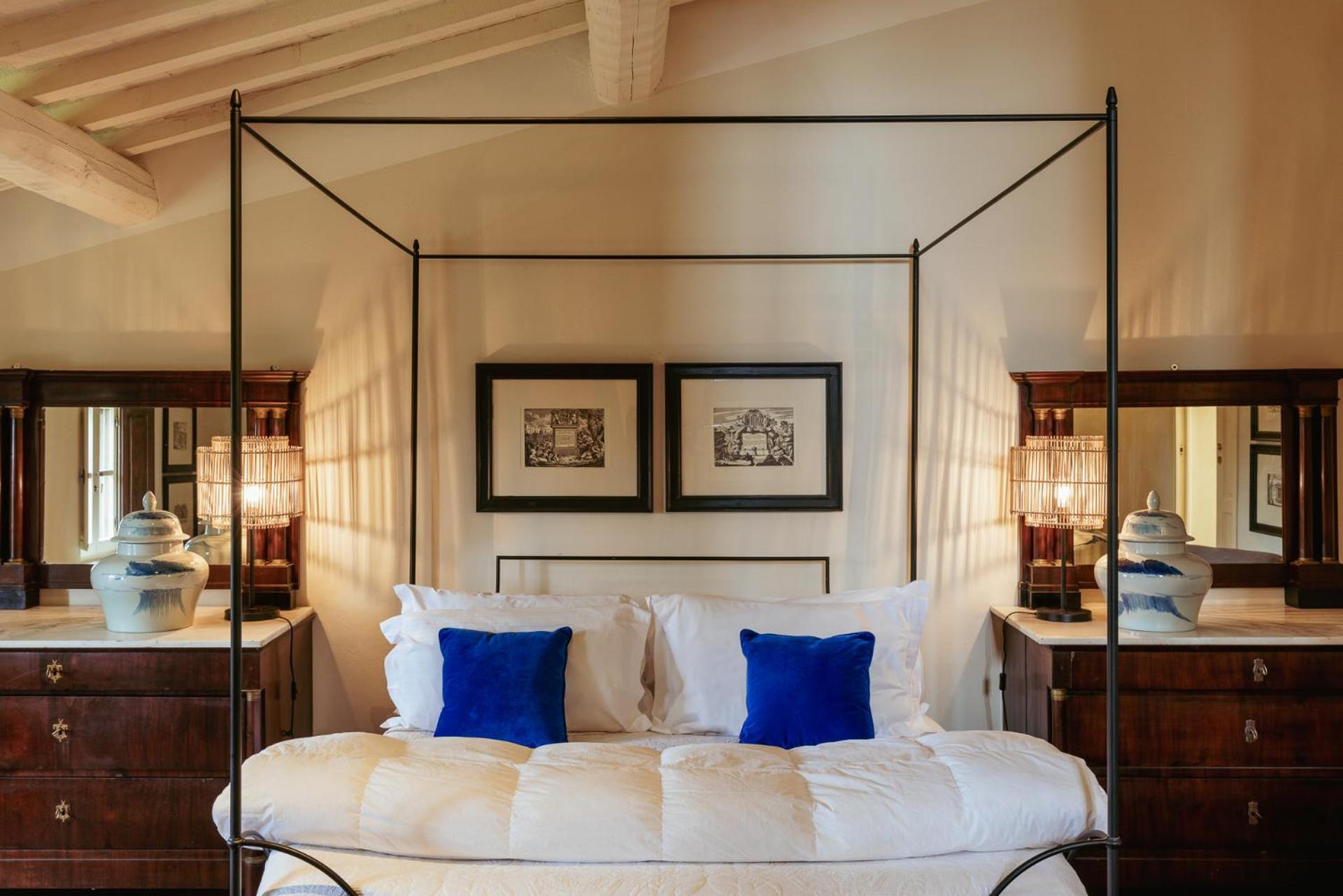 Superior Suite - Photo 8