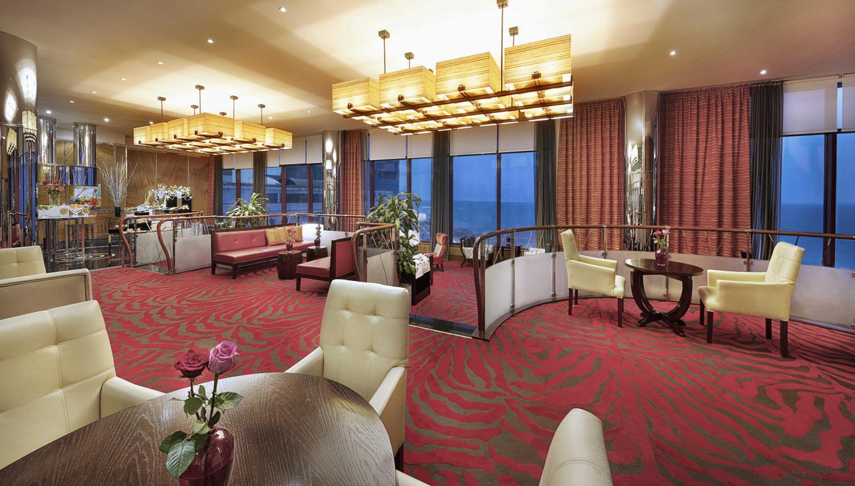 Executive Twin Room with Partial Sea View - Lounge Access
