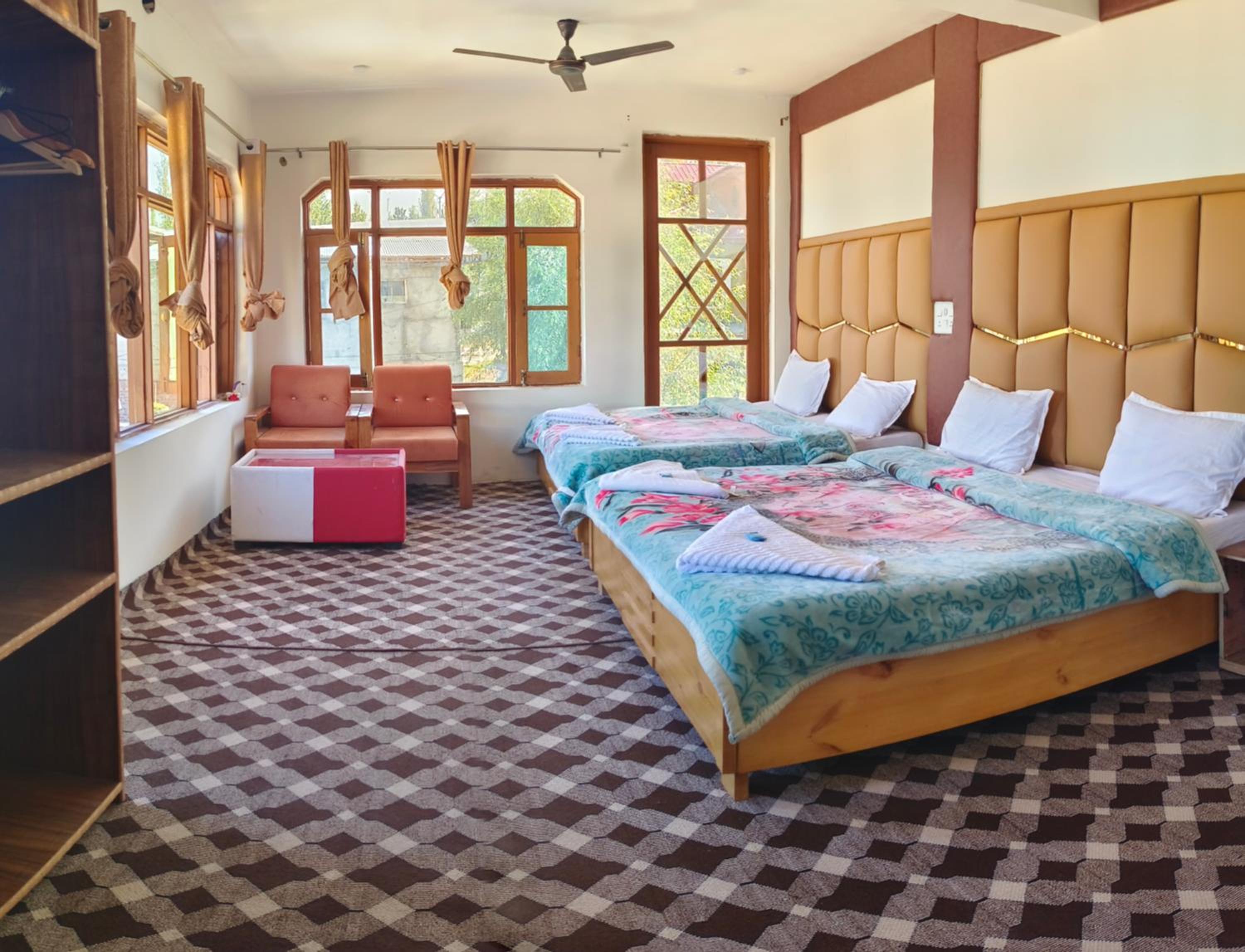 Deluxe Family Room photo 3