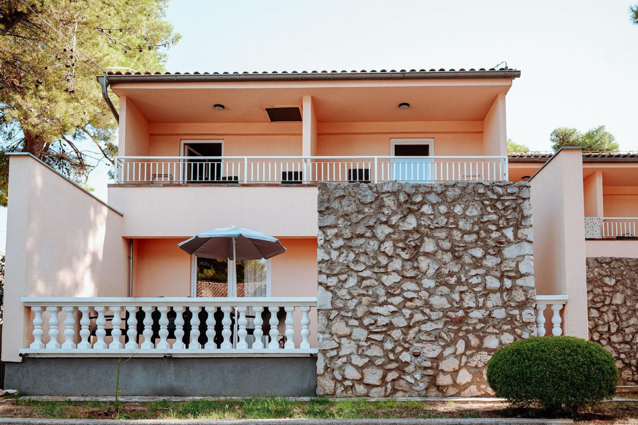 Two-Bedroom Apartment with Terrace and Park View photo 2