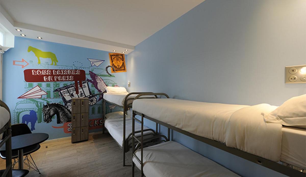 Bed in 6-Bed Female Dormitory Room photo 1