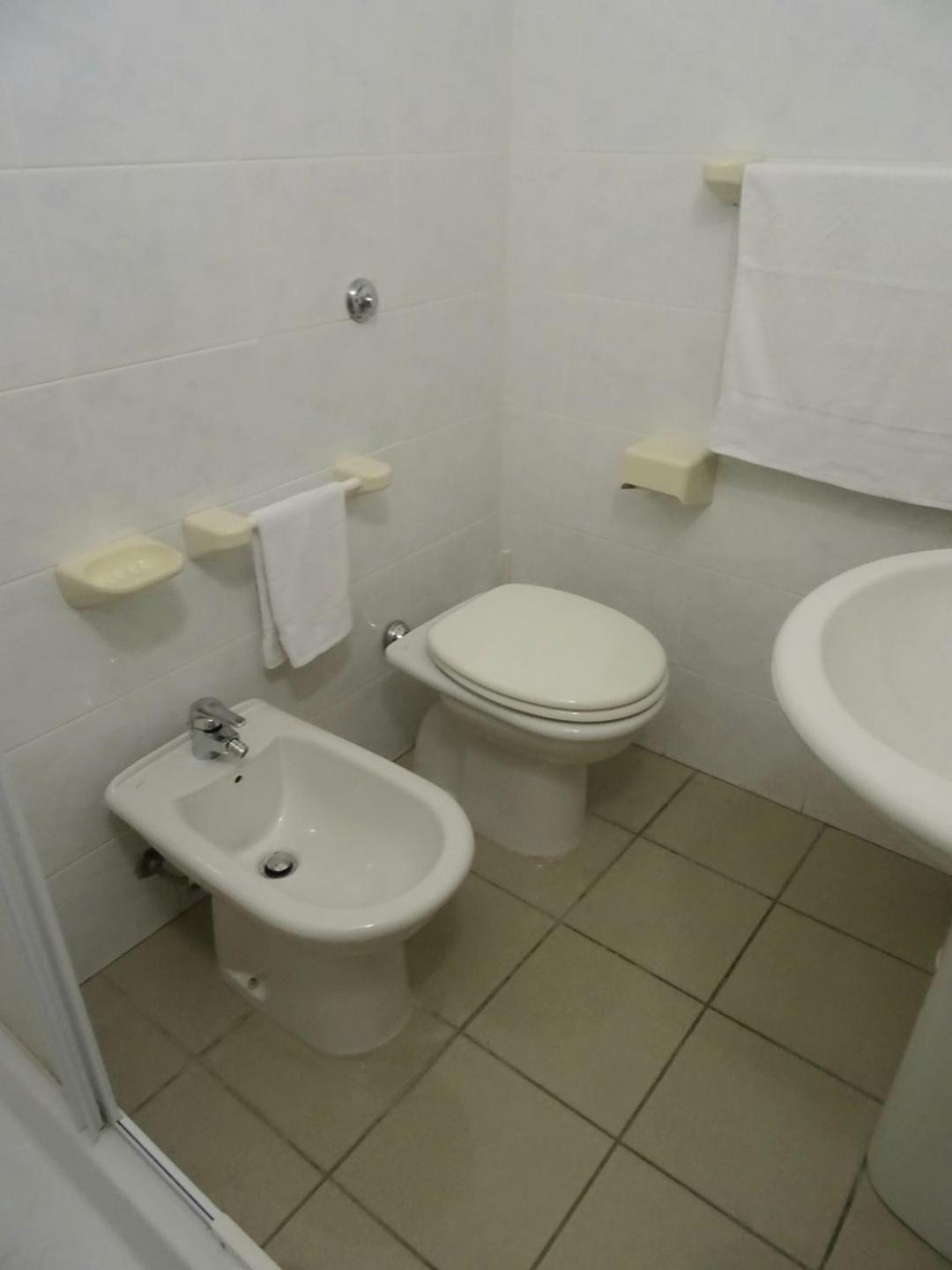 Single Room With Private Bathroom photo 3