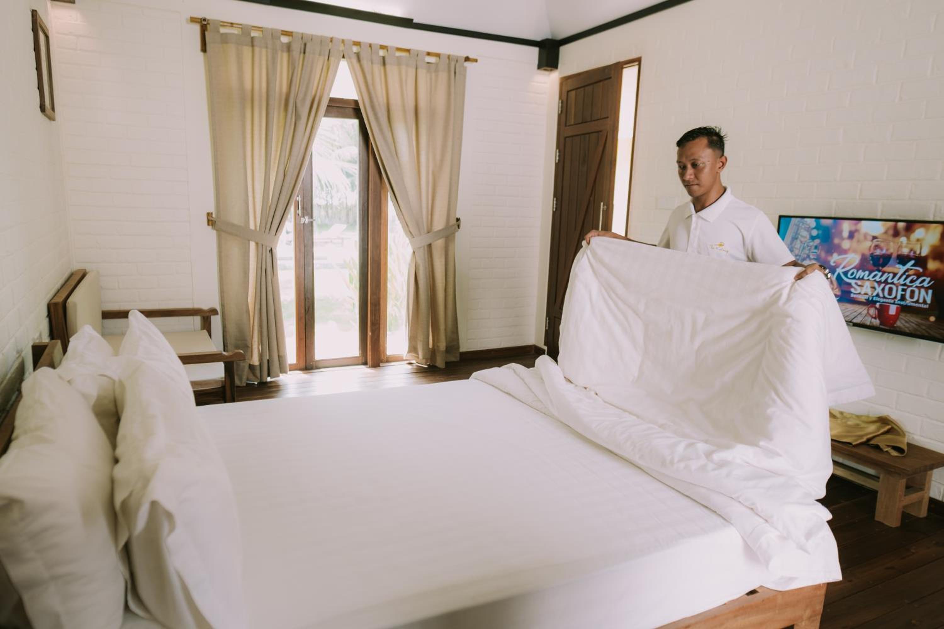Deluxe Room - Photo 6