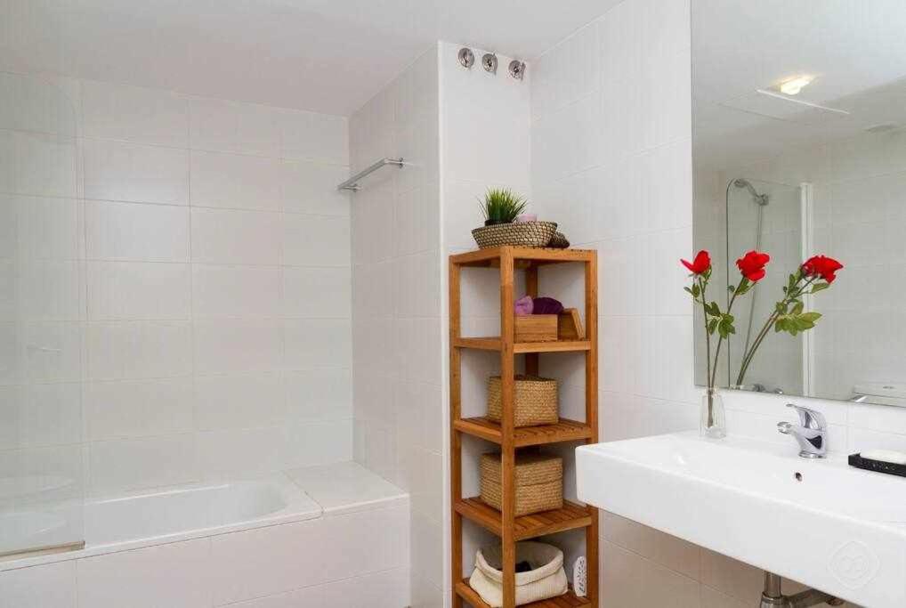 Apartment with Balcony photo 2