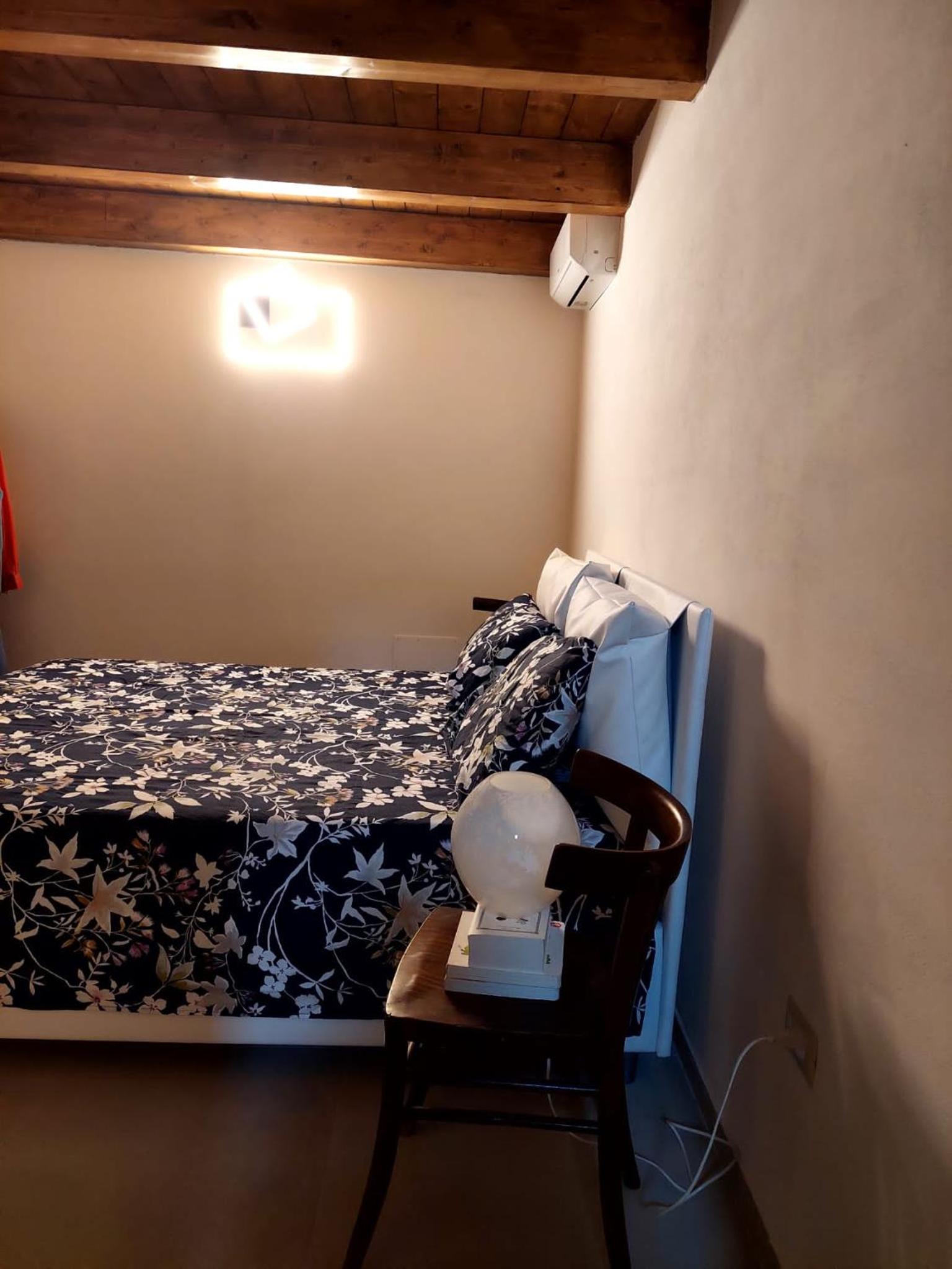 One-Bedroom House photo 1