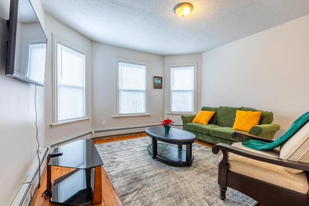 Three-Bedroom Apartment photo 1