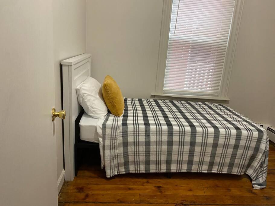 Three-Bedroom Apartment photo 2