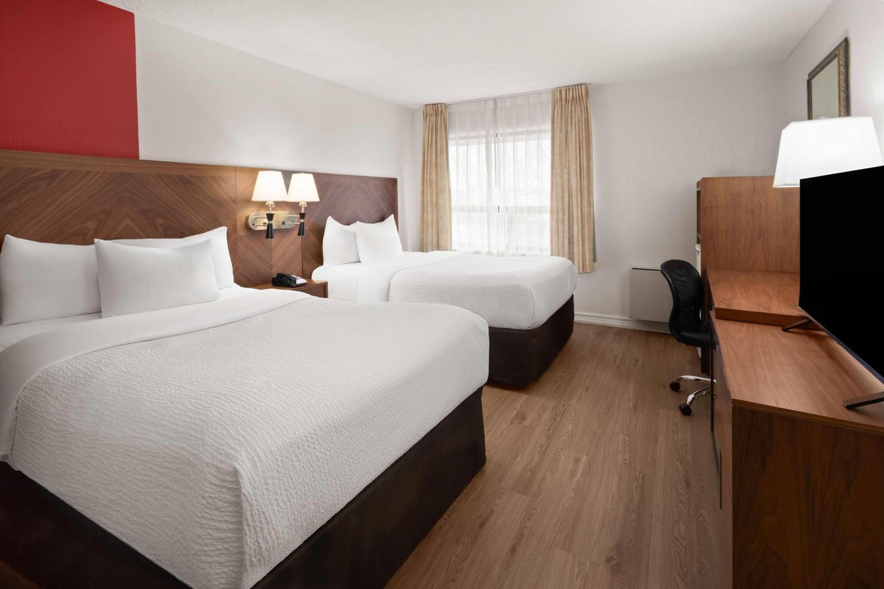 Double Room with Two Double Beds and River View - Non-Smoking