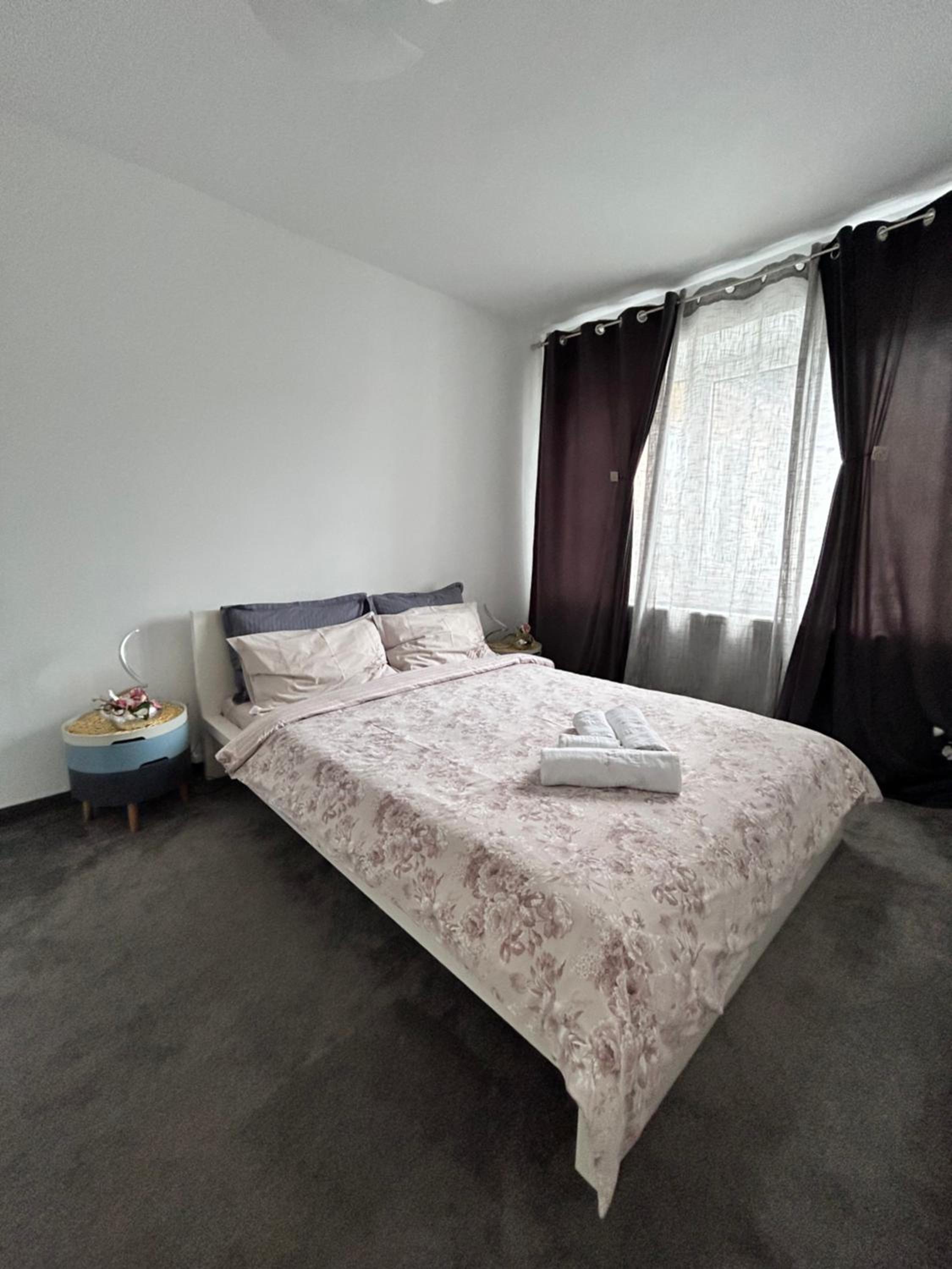 One-Bedroom Apartment - Photo 16