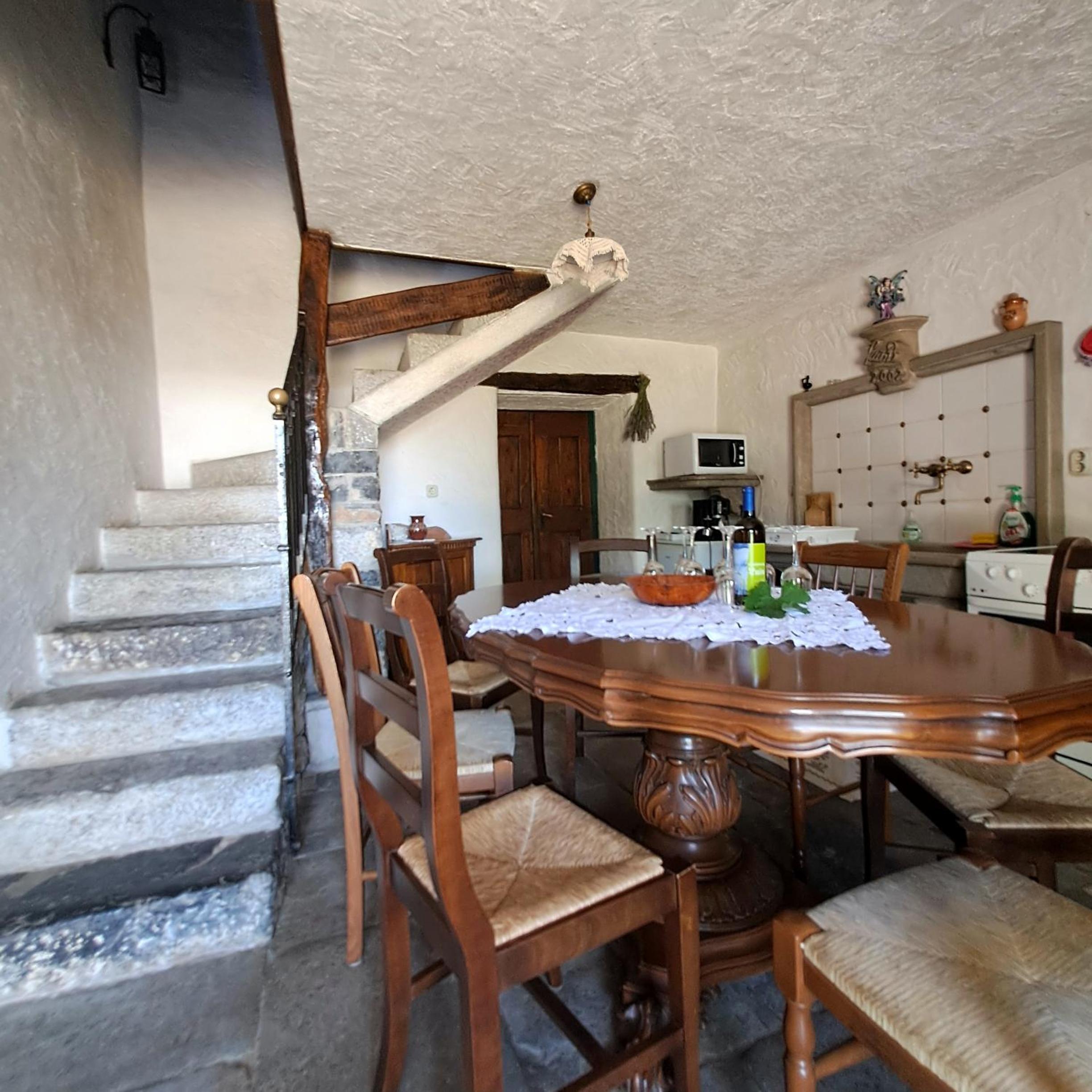 Villa photo 3