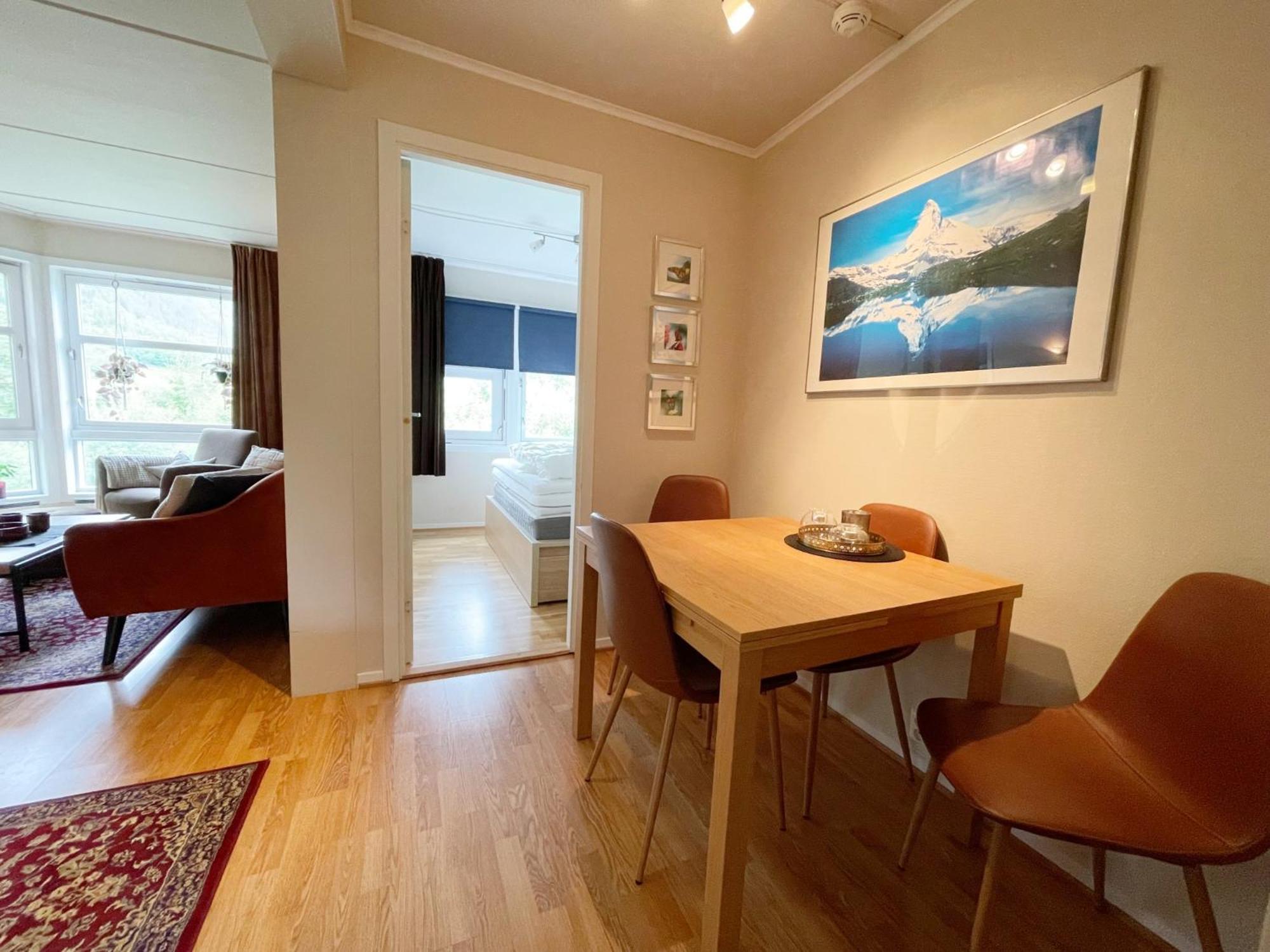 Three-Bedroom House photo 2