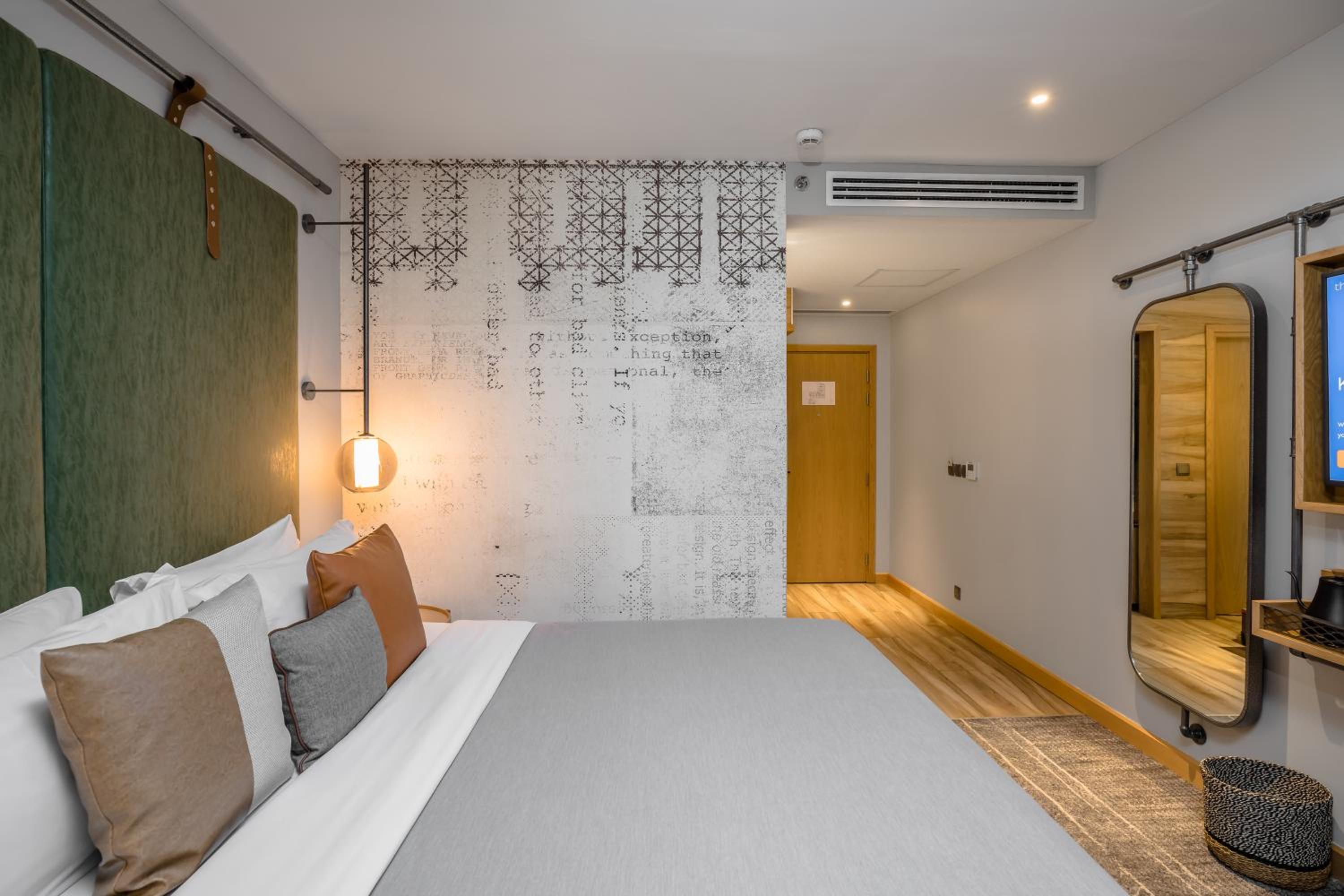 Standard Double Room - Photo 11