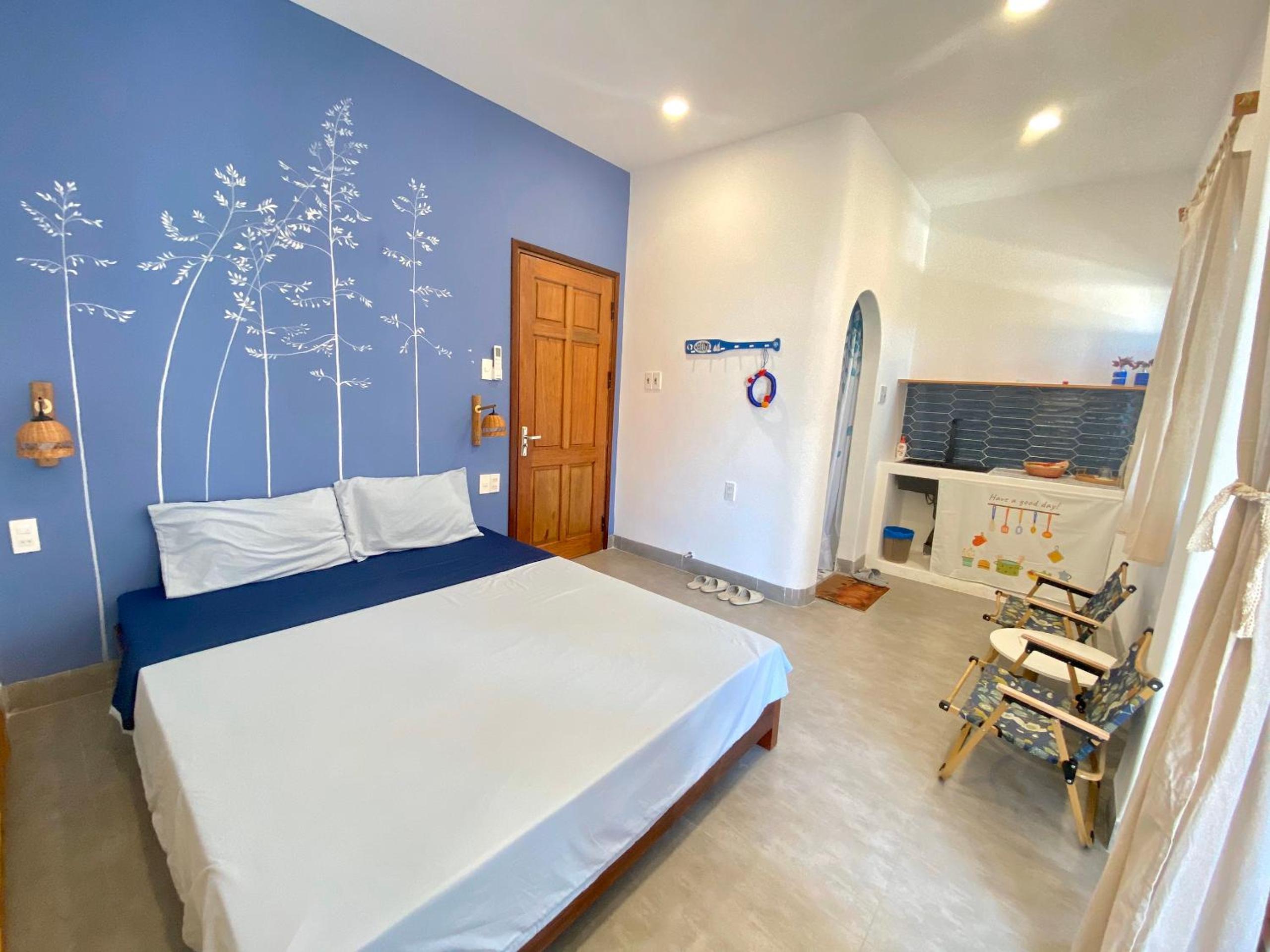 King Room with Balcony photo 1