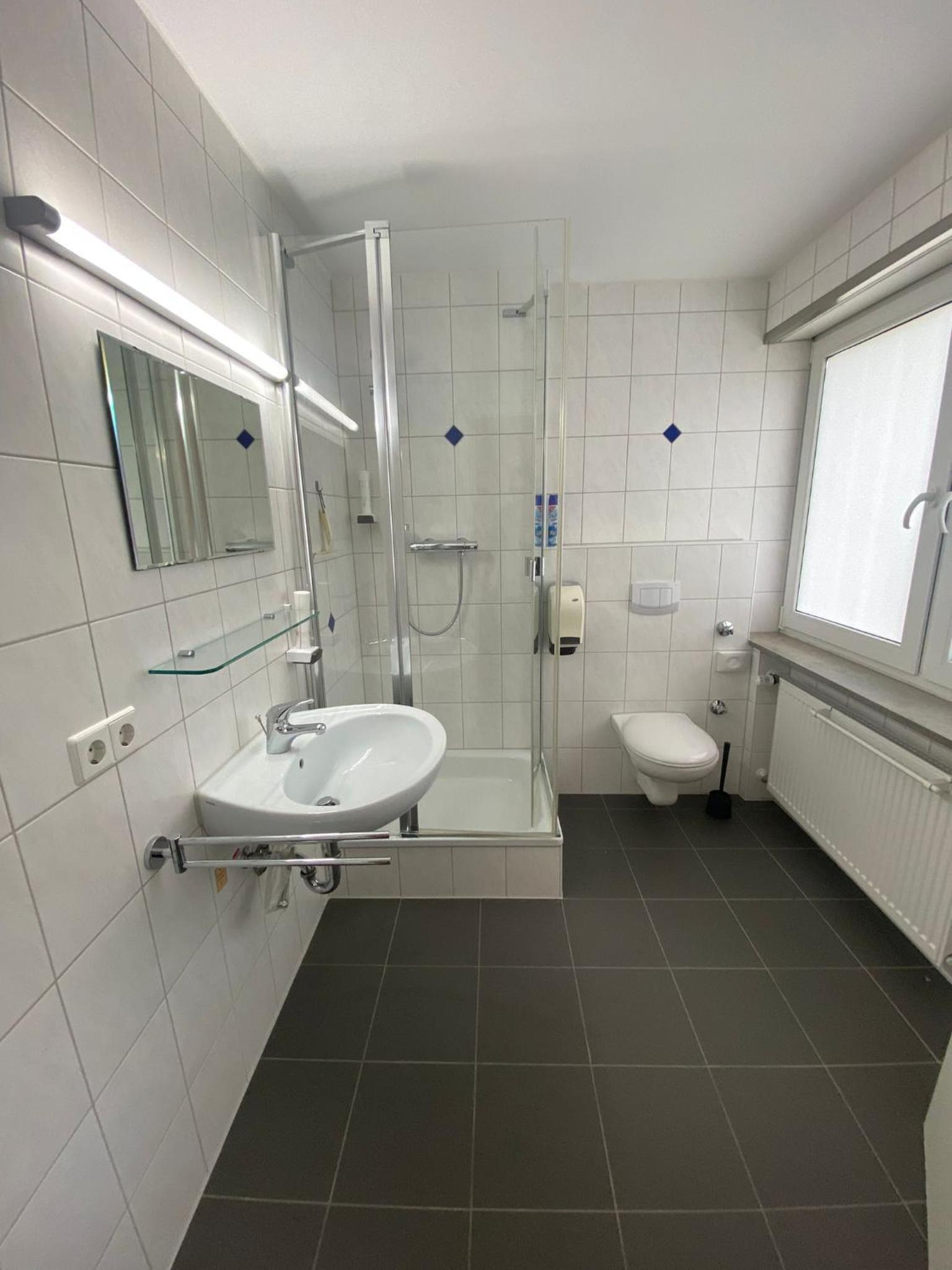 Single Room With Private Bathroom photo 3