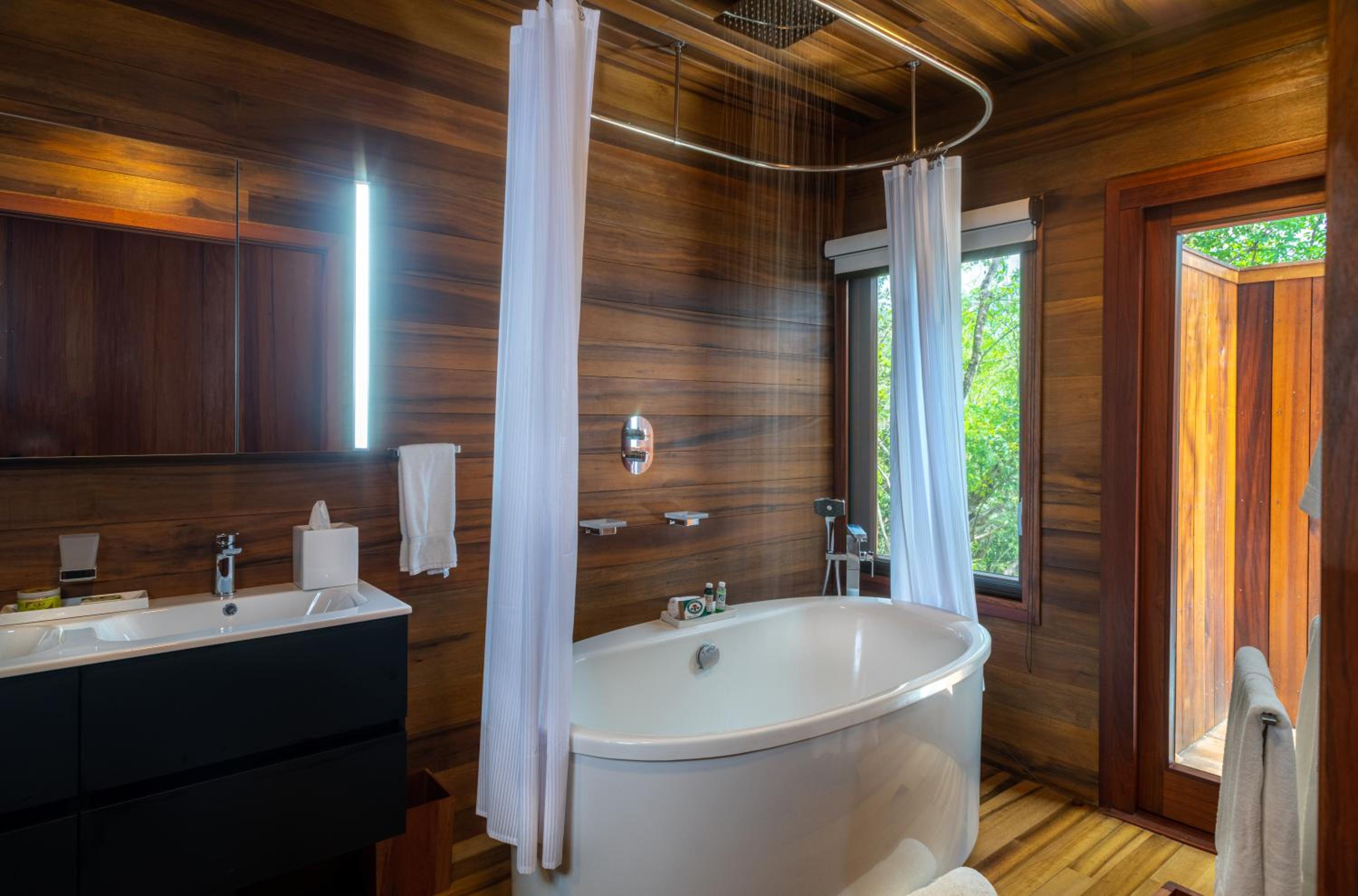 Villa photo 2