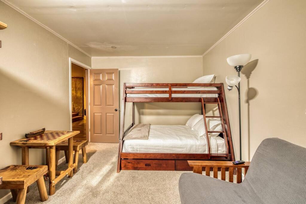 Three-Bedroom House photo 1