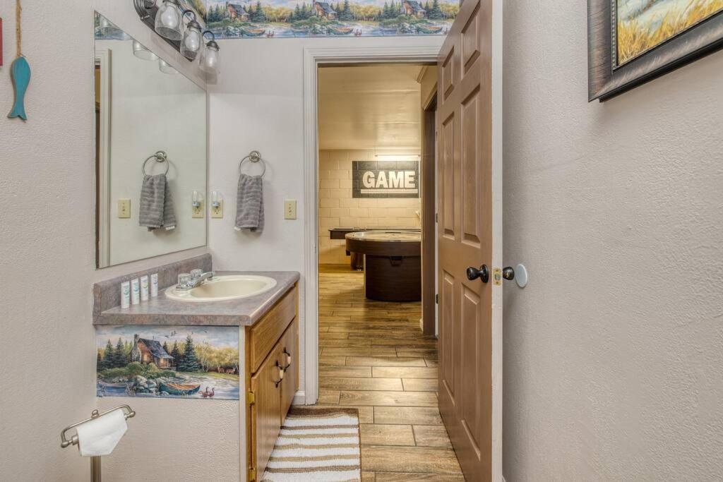 Three-Bedroom House photo 2