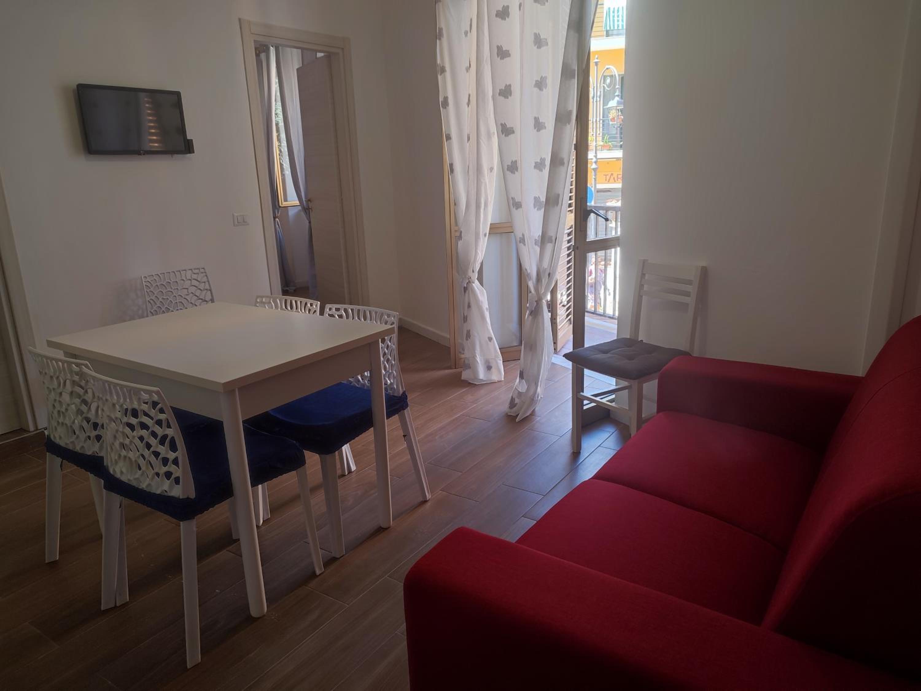 One-Bedroom Apartment photo 2