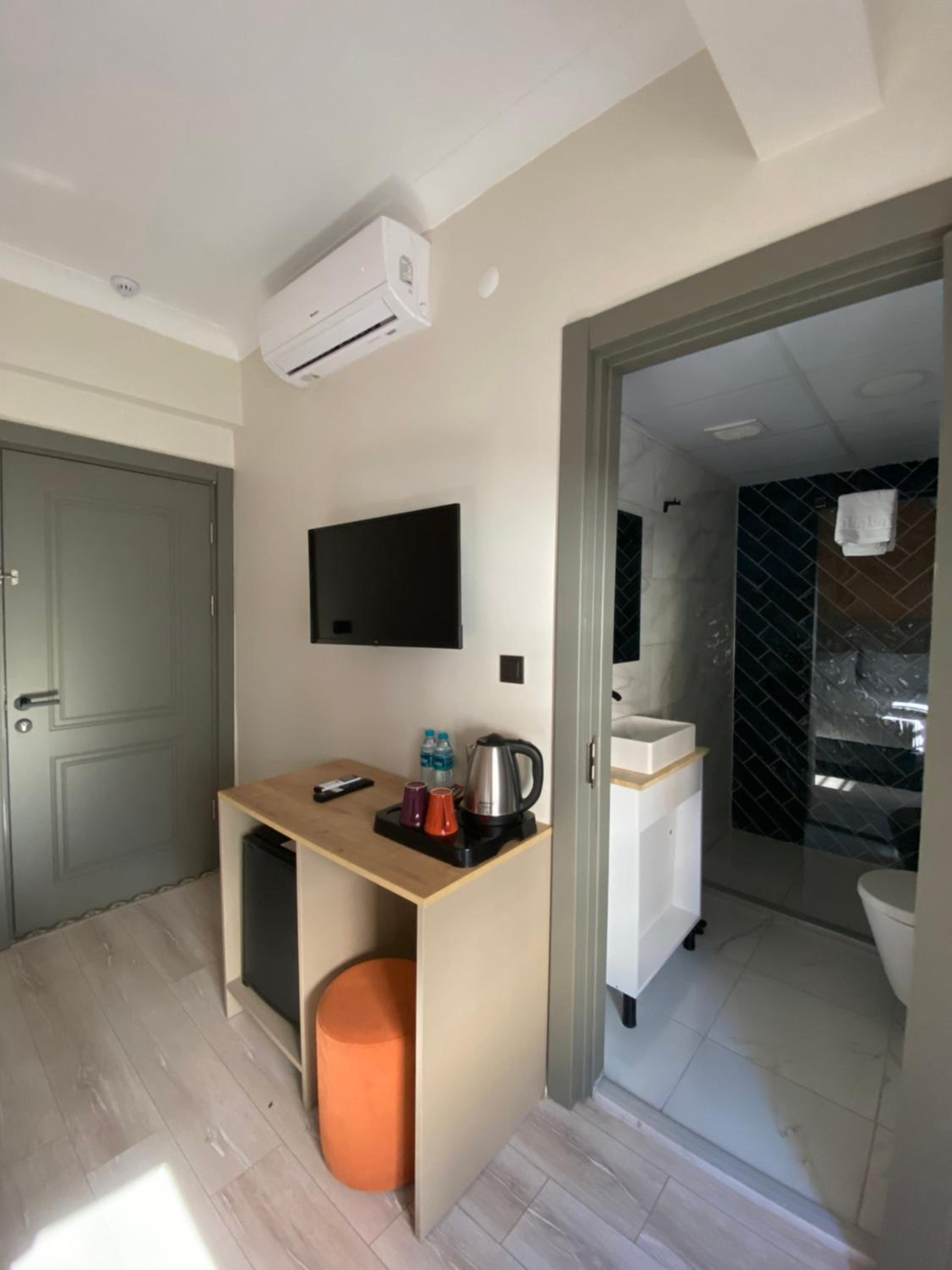 Deluxe King Room photo 3