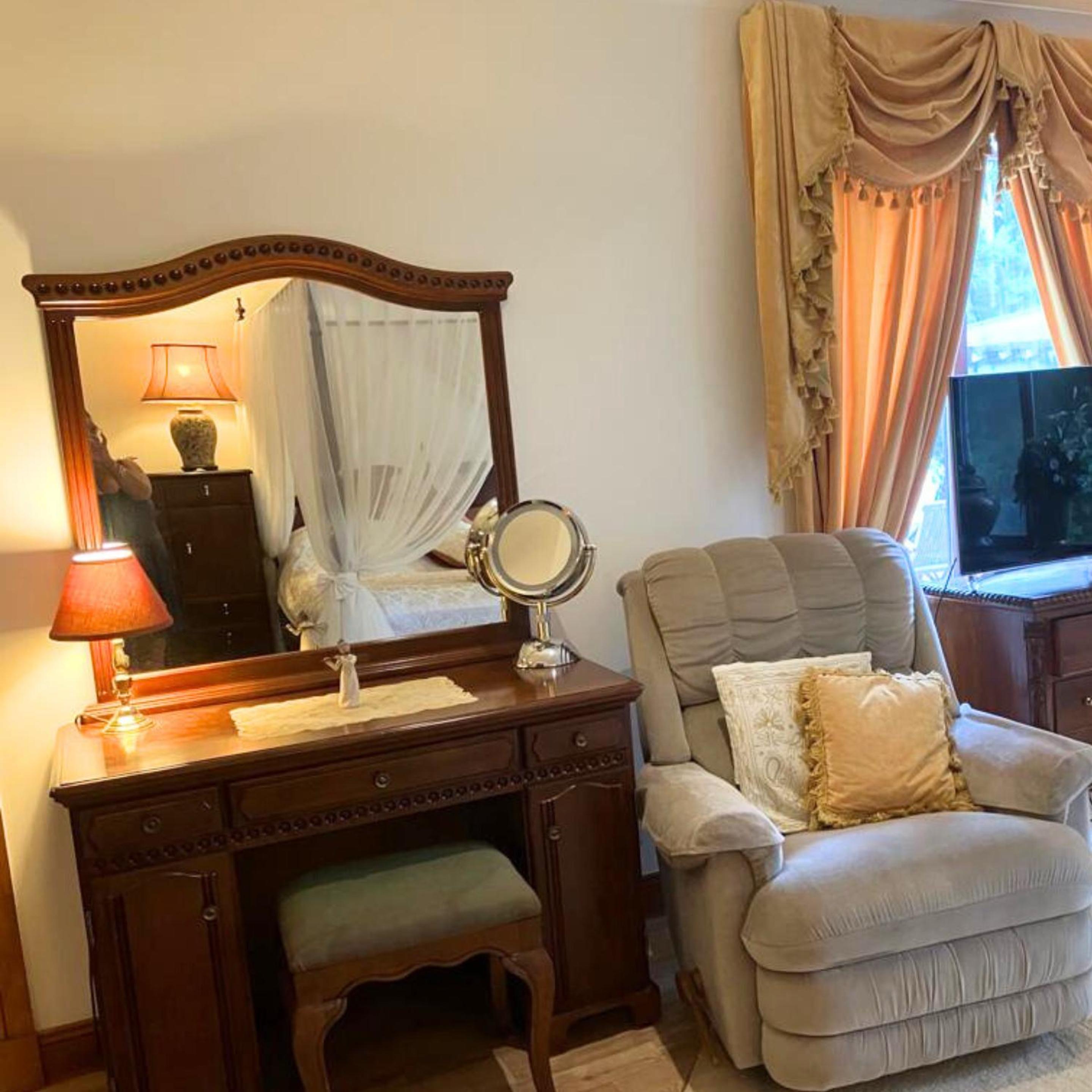Seven-Bedroom House photo 3