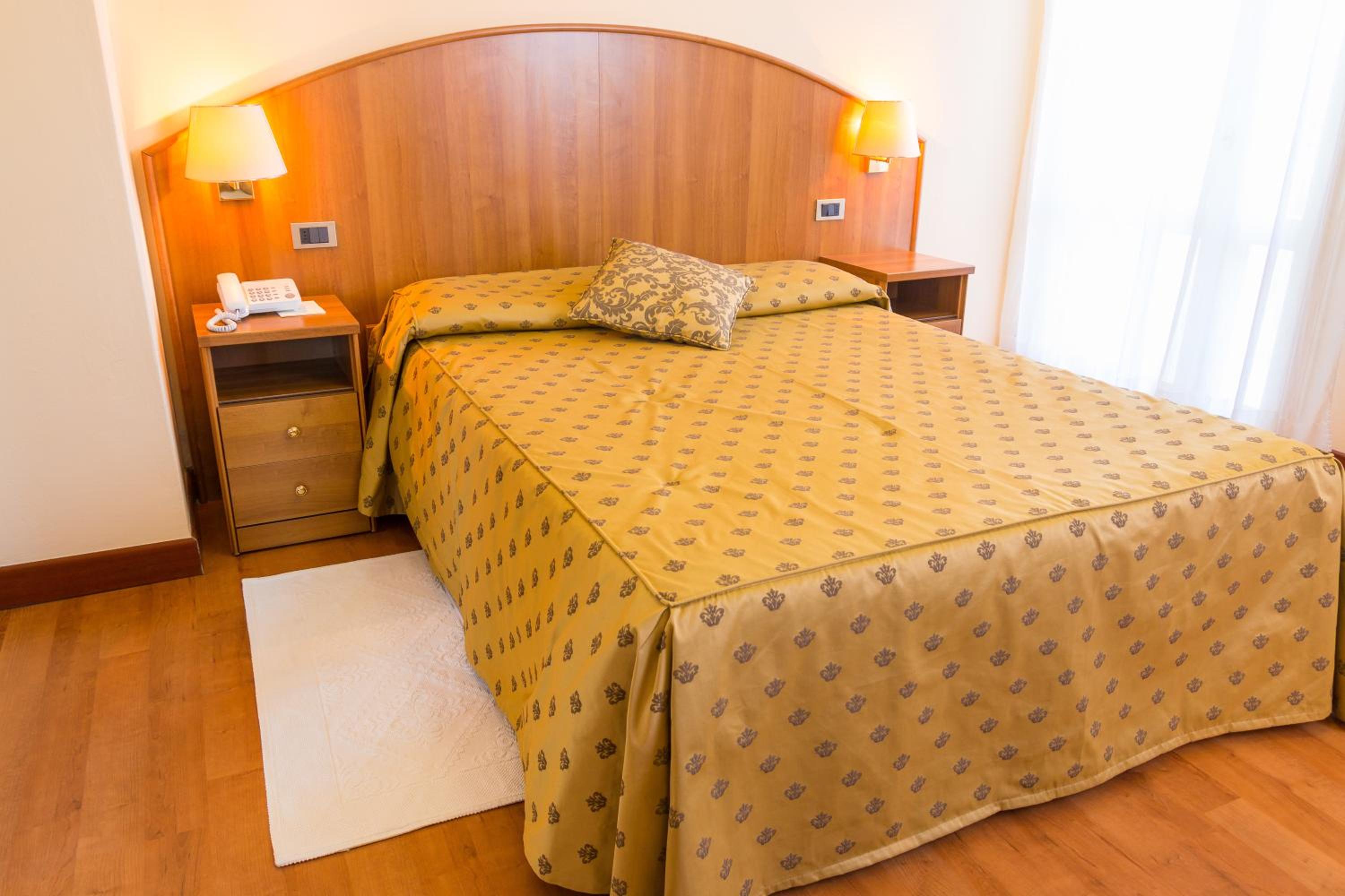 Queen Room Economy photo 2