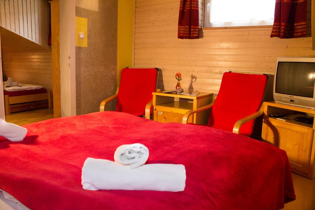 Economy Triple Room