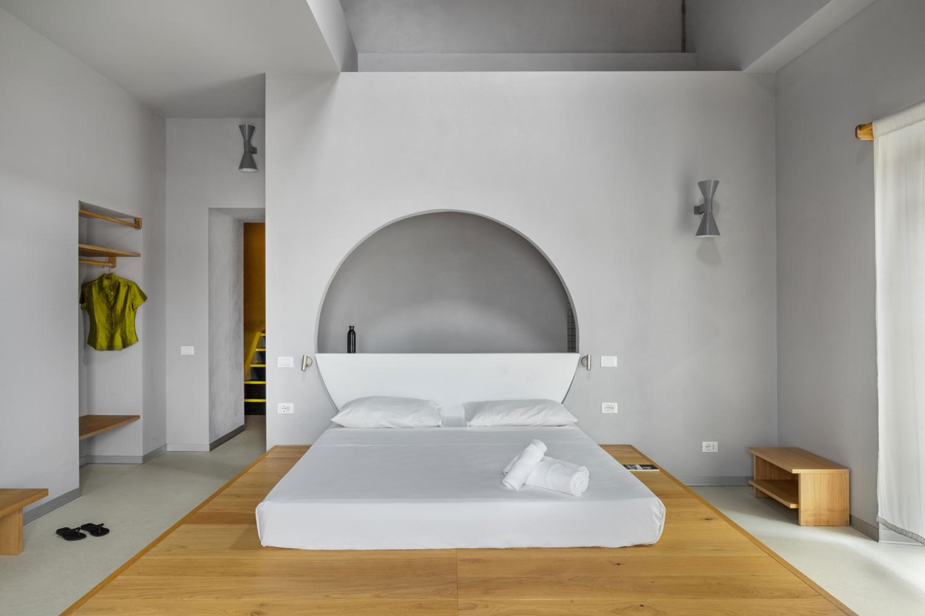 Superior King Suite - Photo 2