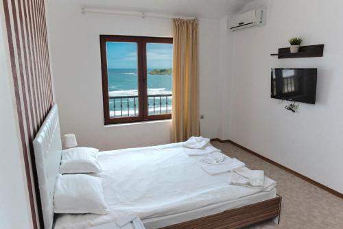 Double Room with Sea View photo 1