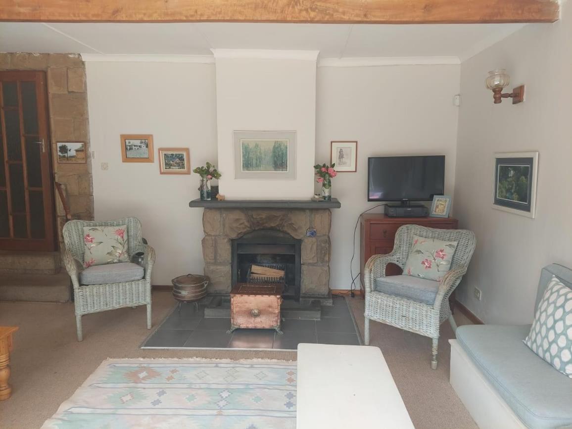 Five-Bedroom House photo 1