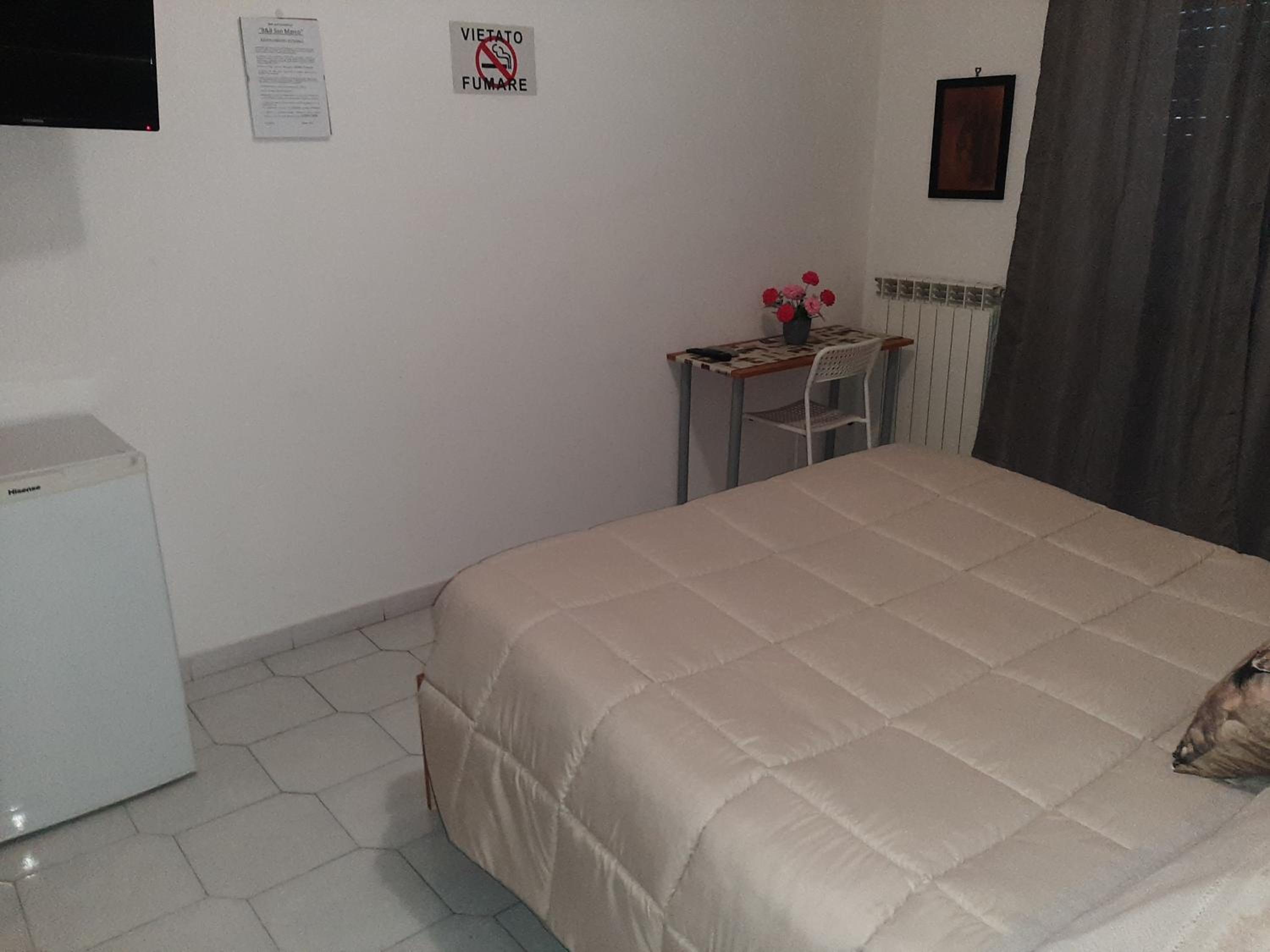 Double Room with Private Bathroom photo 3