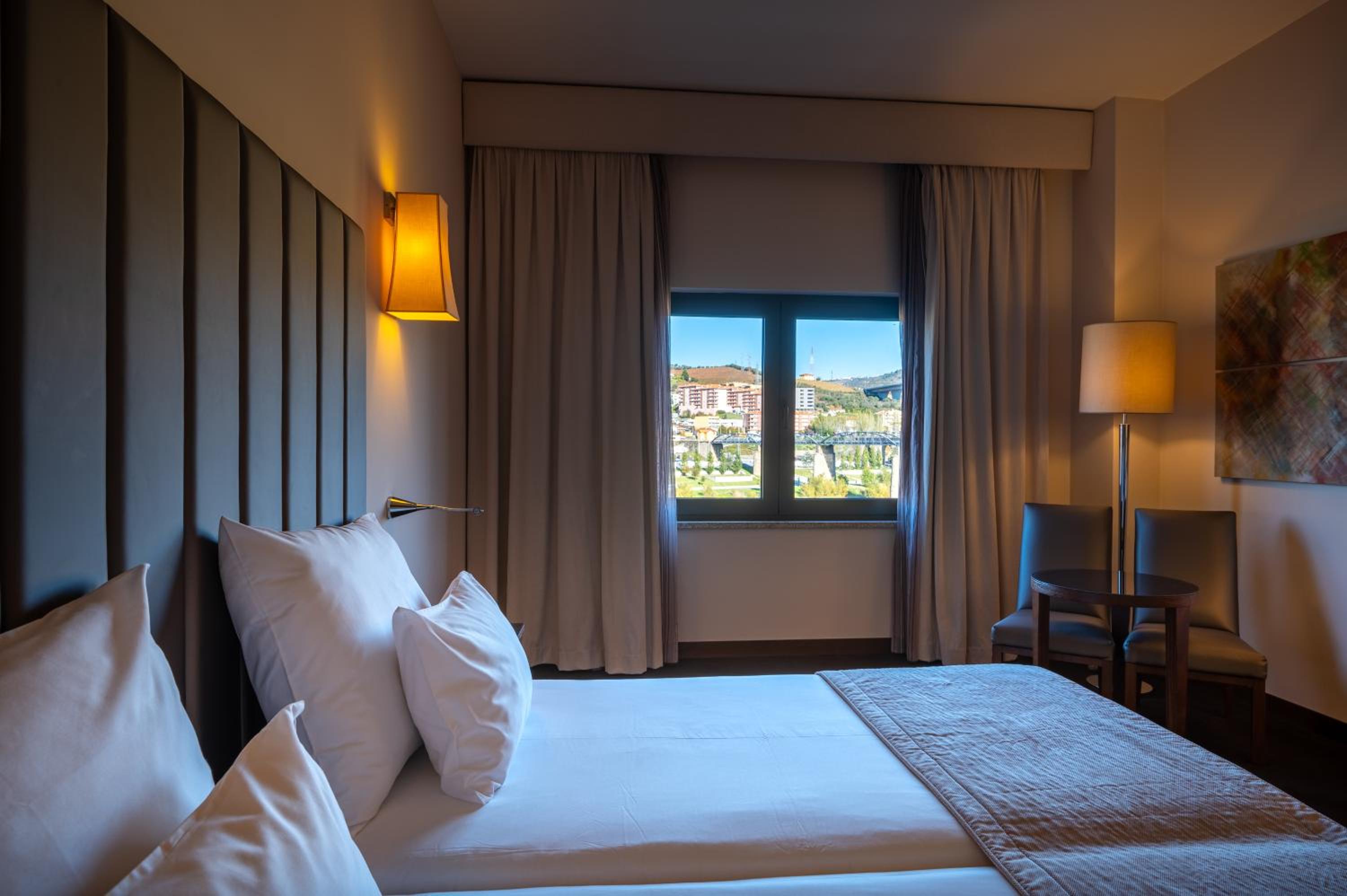Twin Room with River View - Photo 1