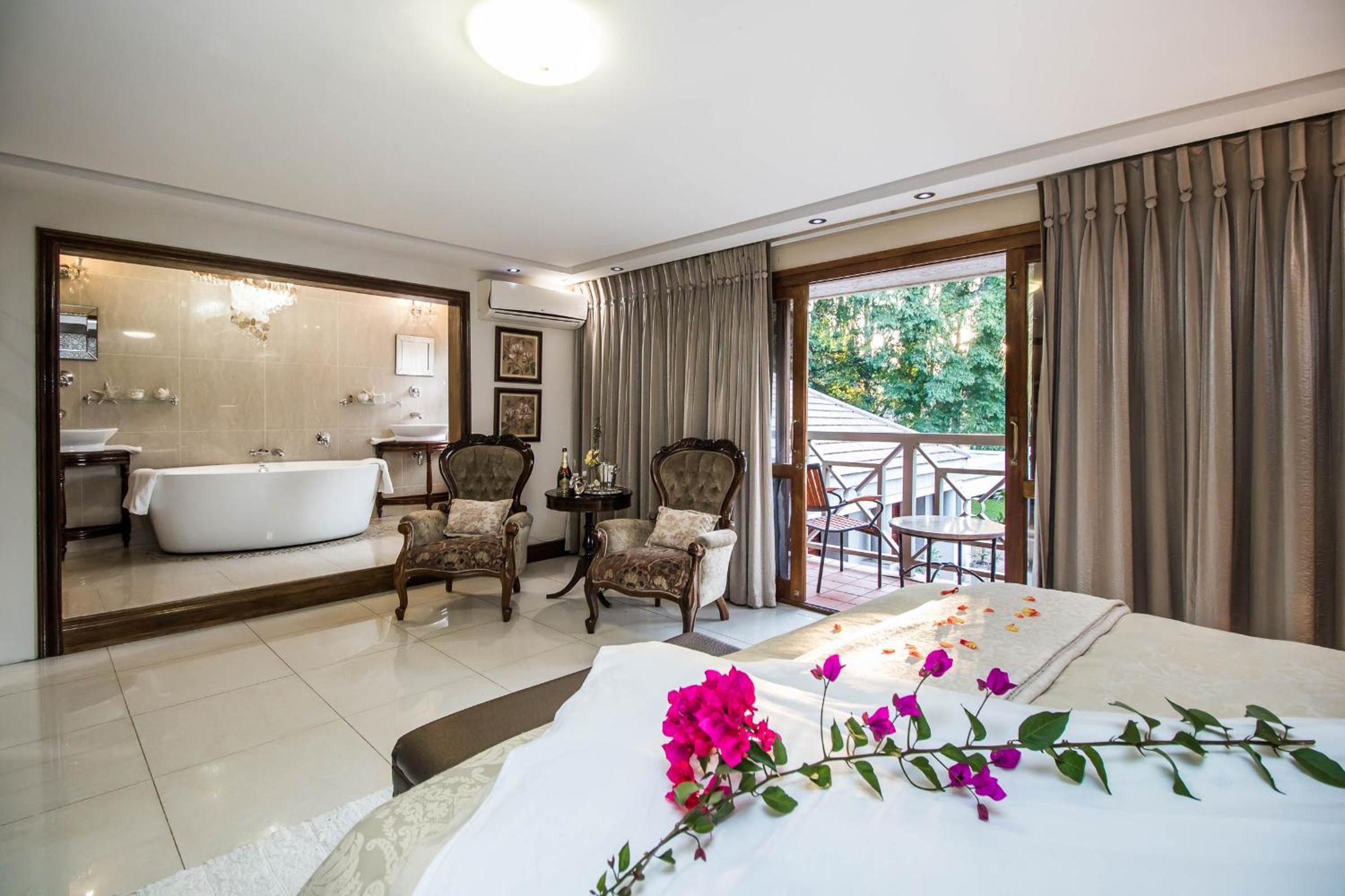 Deluxe King Room photo 1