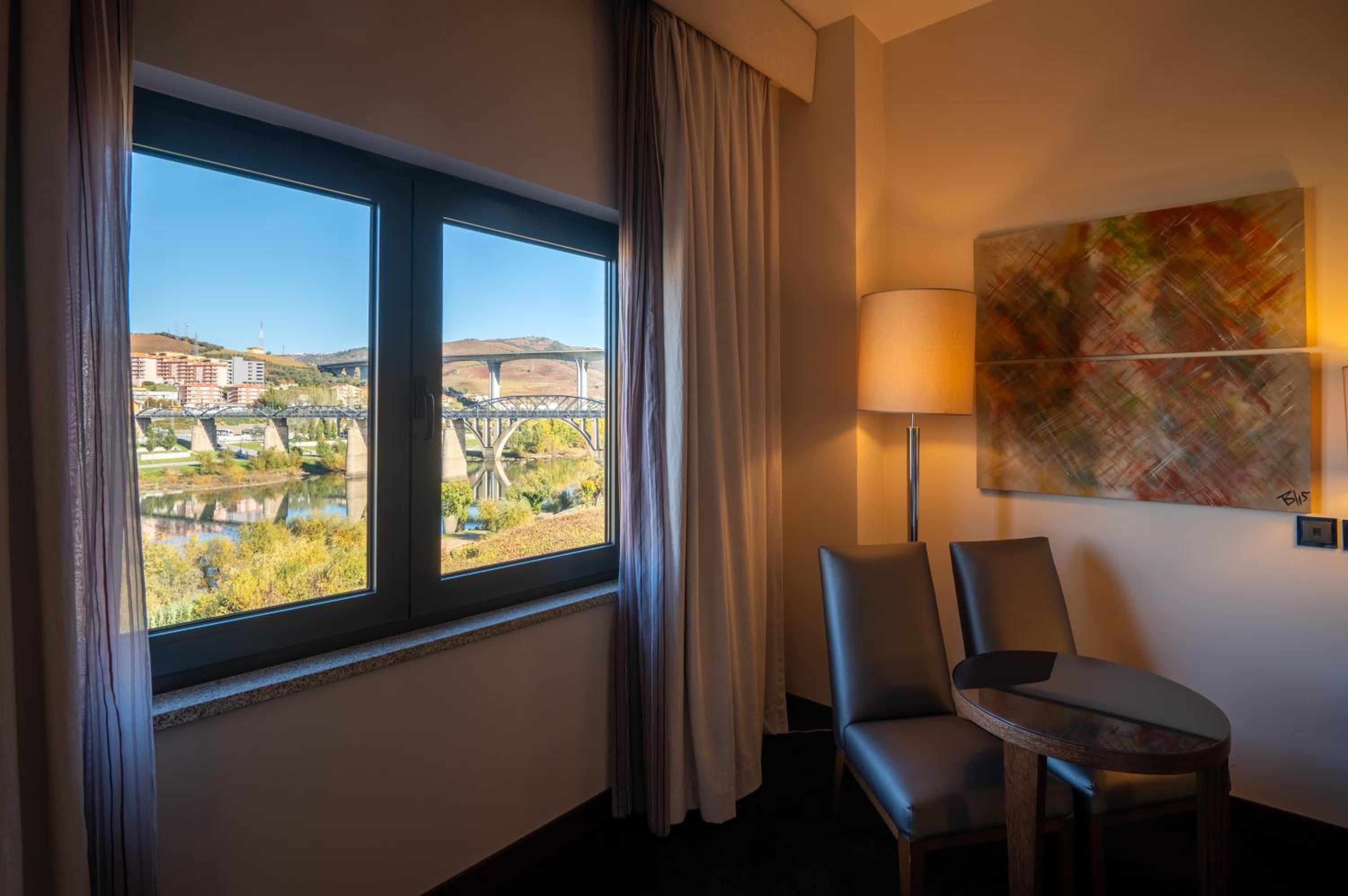 Twin Room with River View - Photo 4