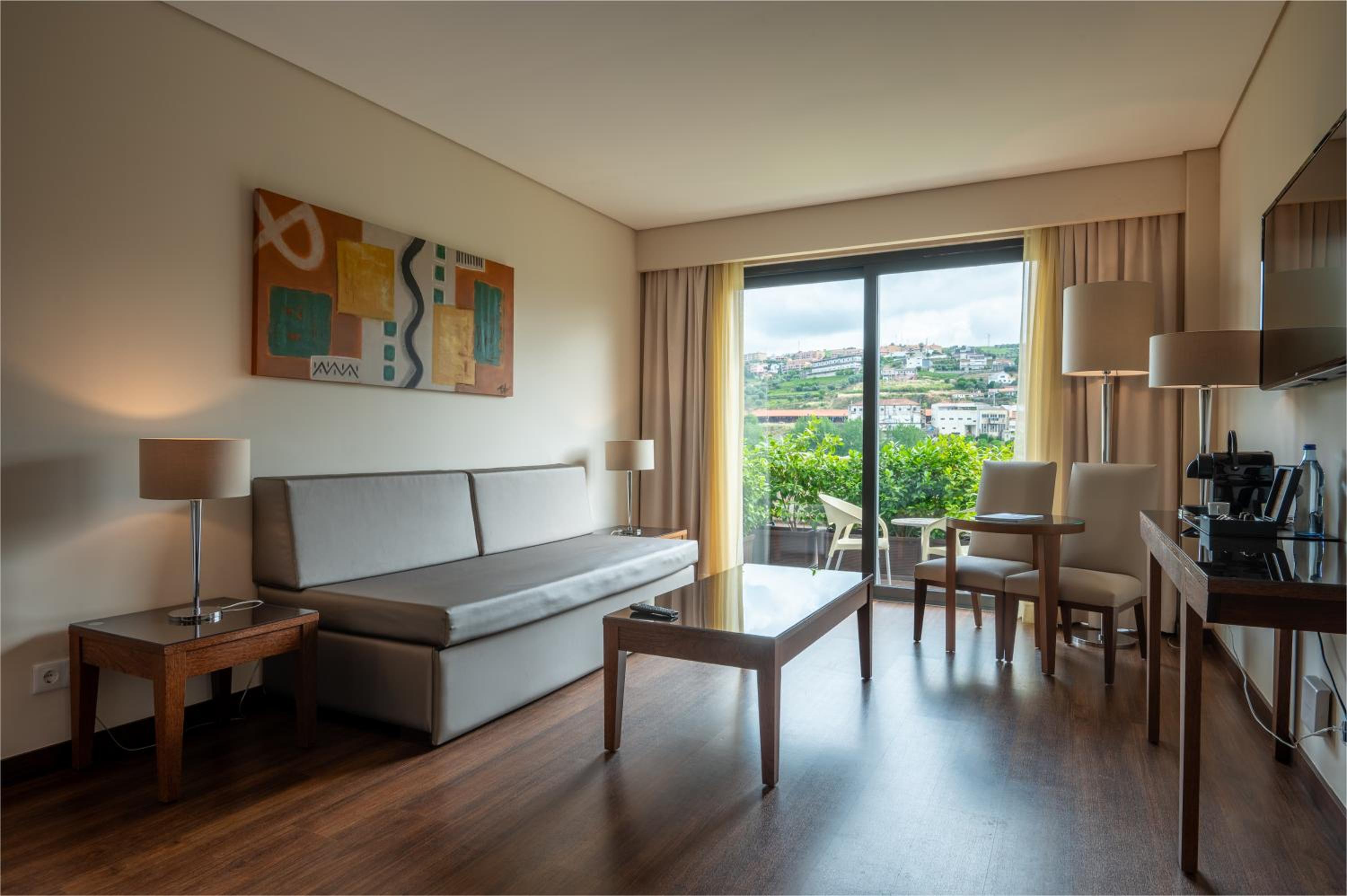 Family Room with River View - Photo 6