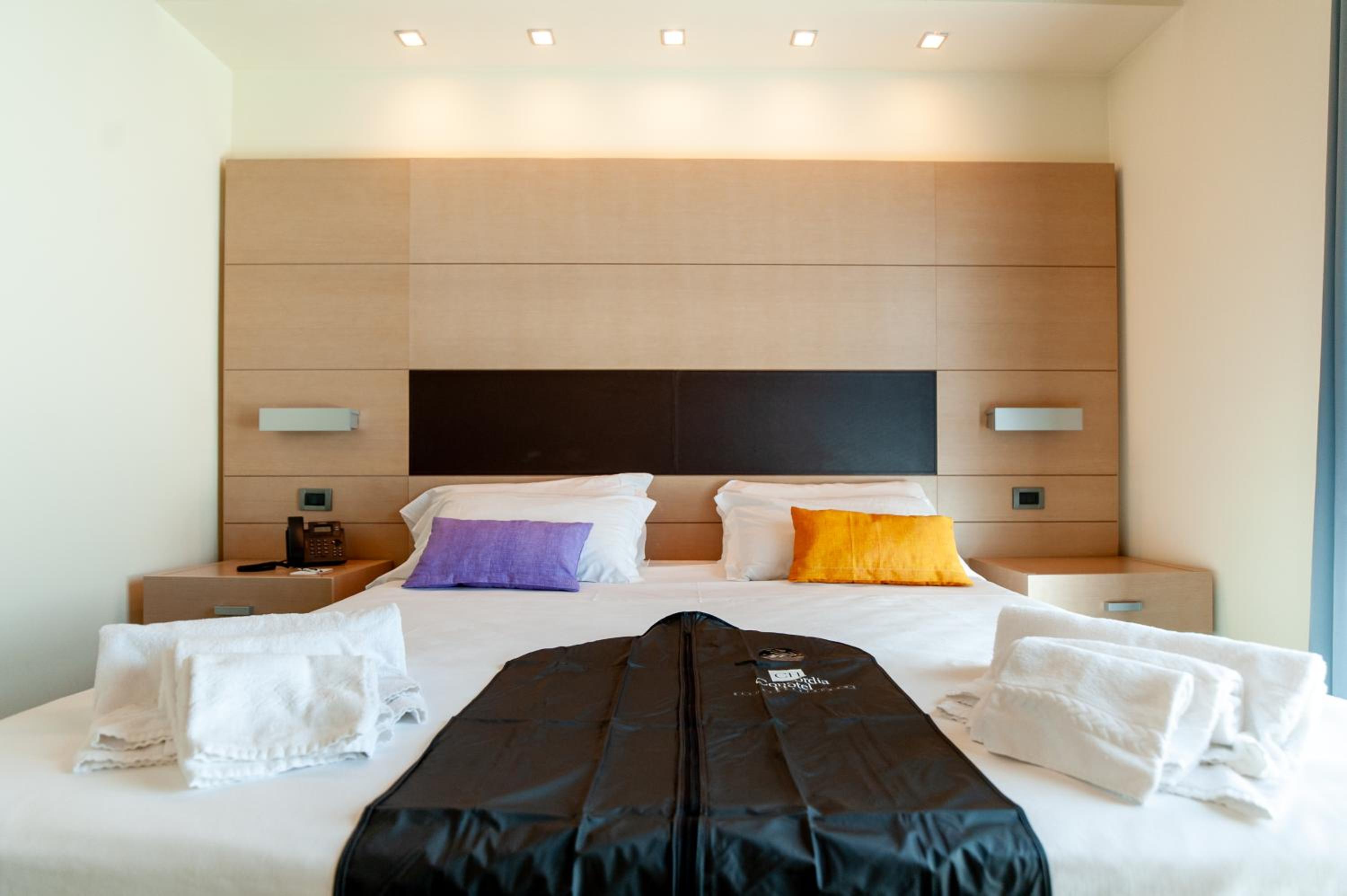 Suite with Spa Bath photo 2