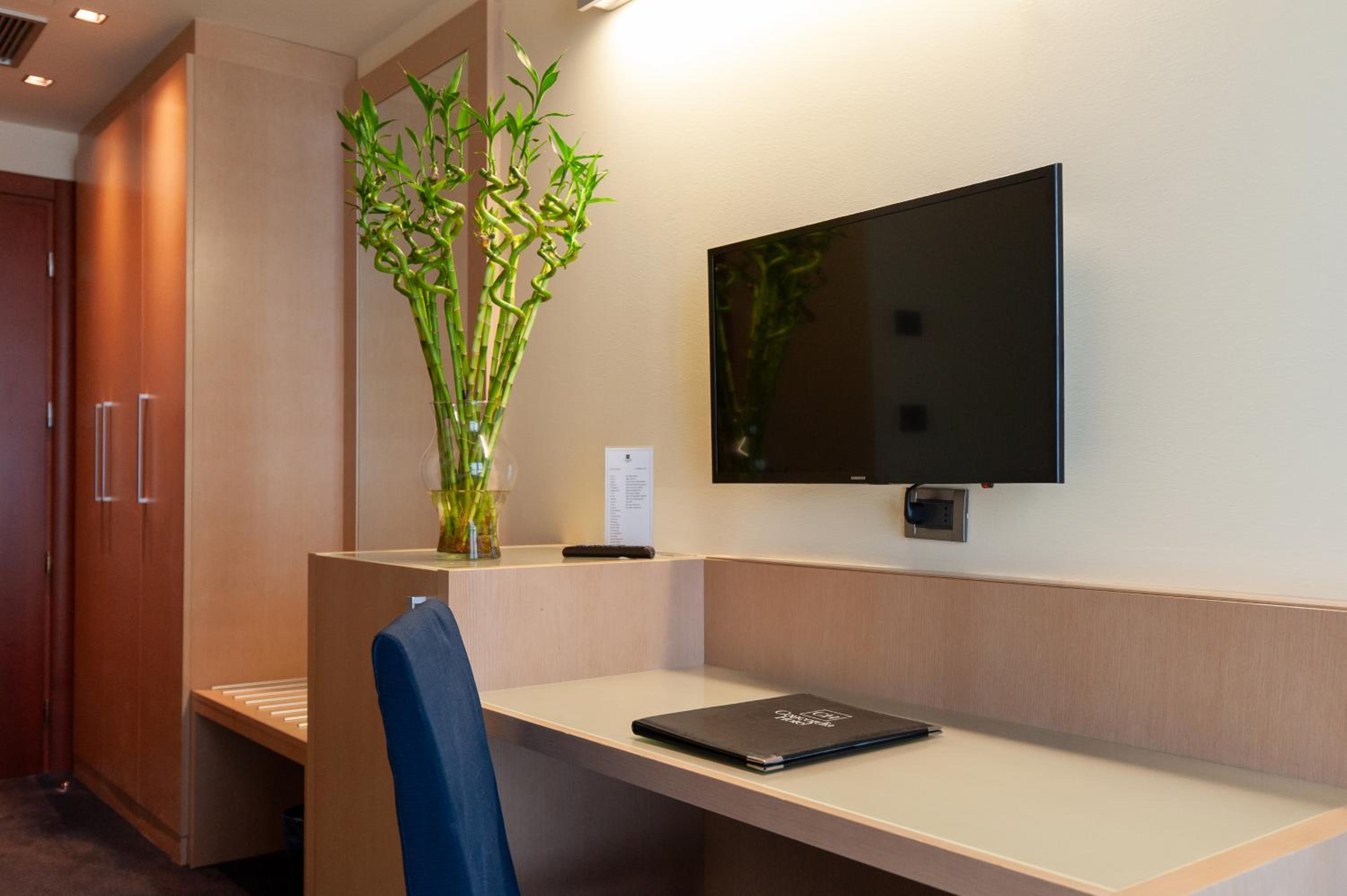 Double or Twin Room with Private Bathroom photo 2