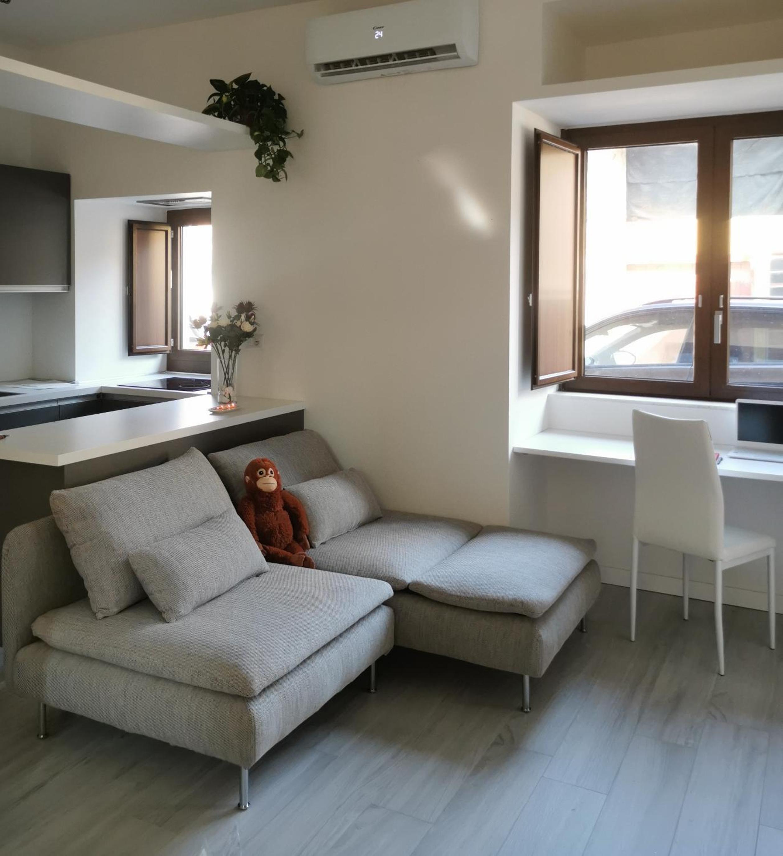 One-Bedroom Apartment photo 1