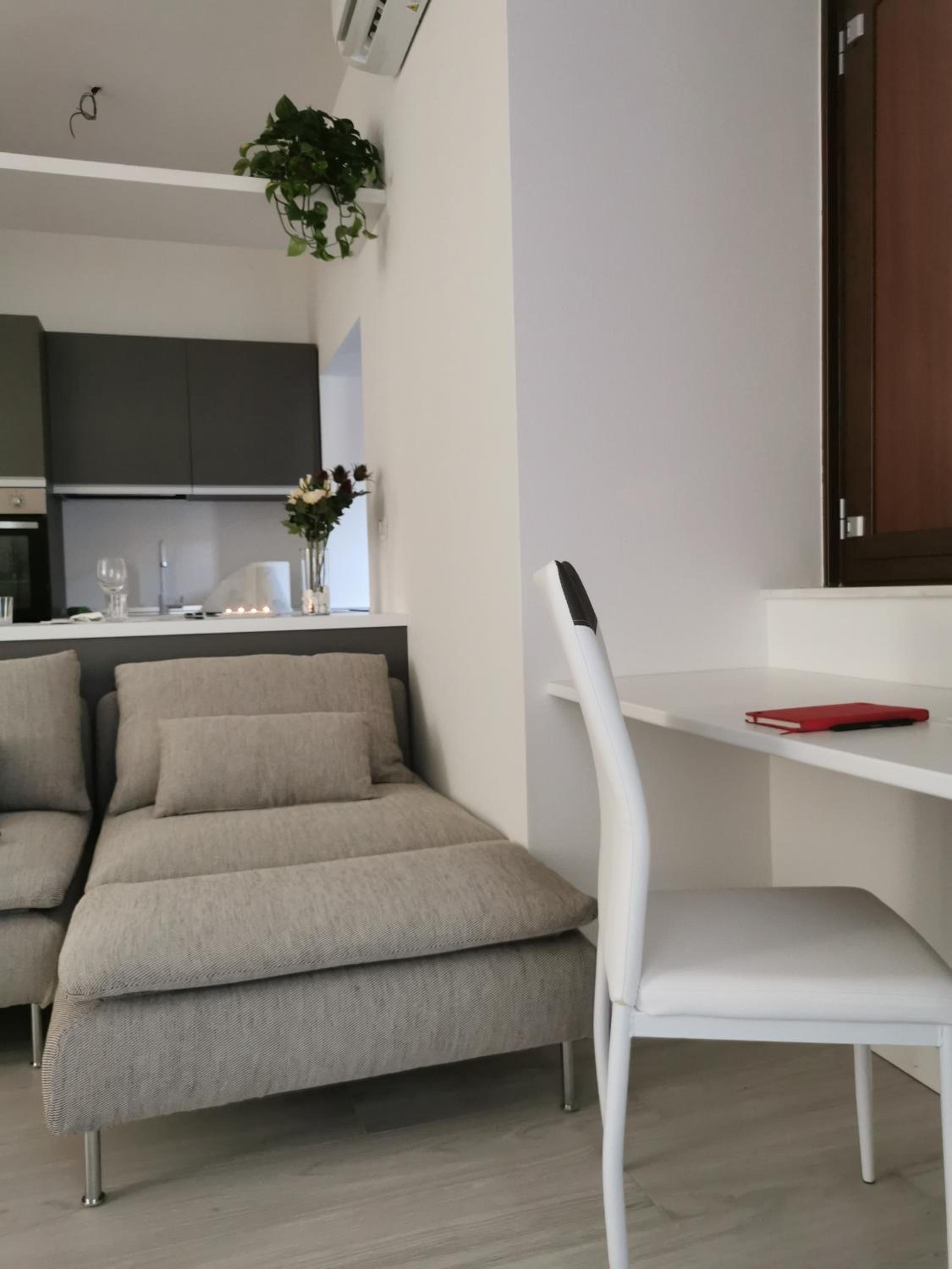 One-Bedroom Apartment photo 2
