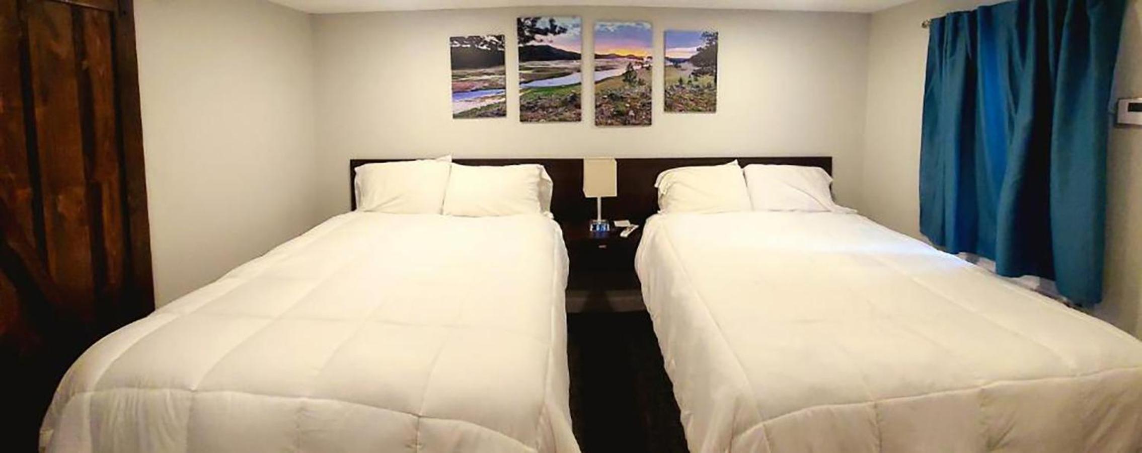 Deluxe Family Suite - Photo 7